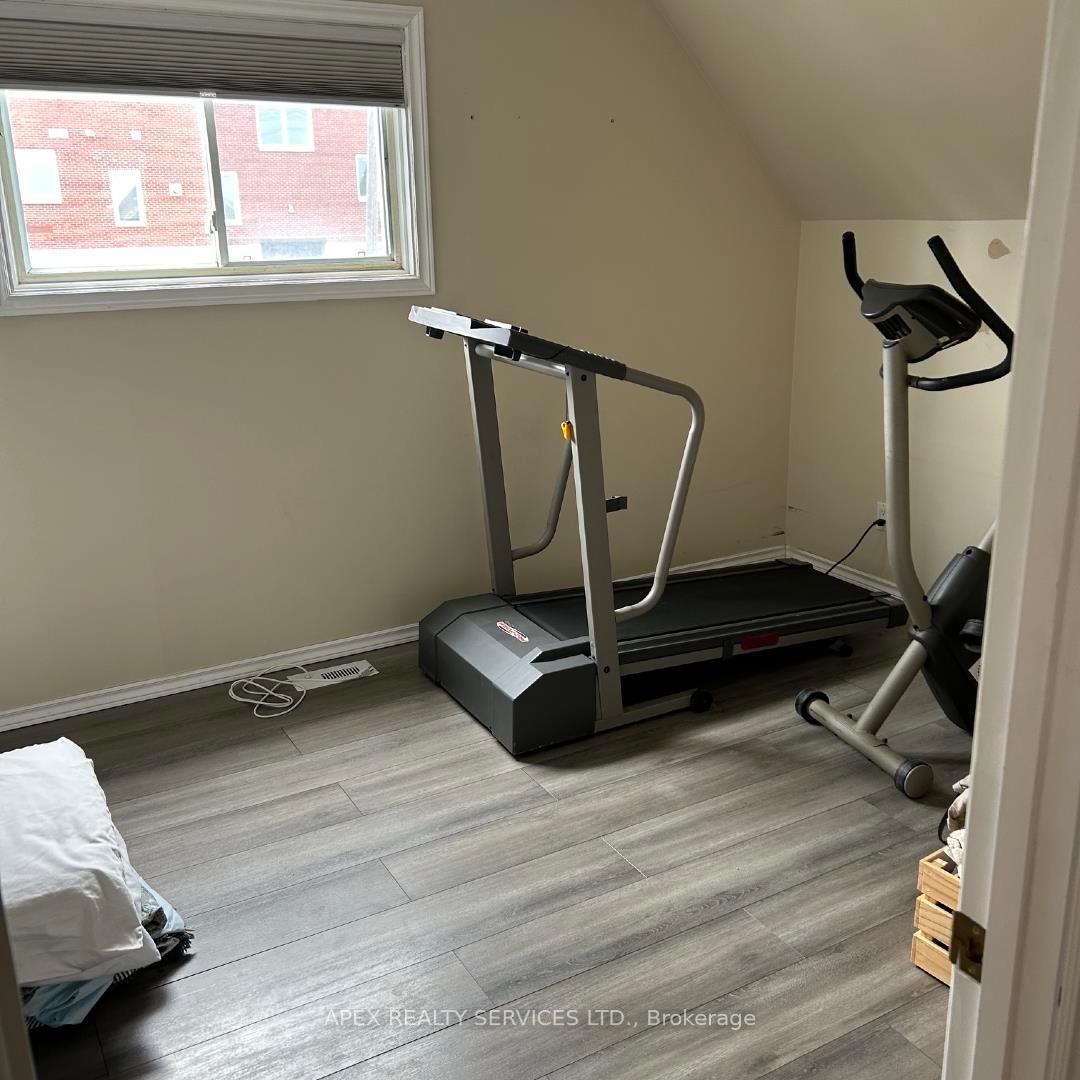 Photo 14 of 490 Van Norman, Thunder Bay, College Heights — HOMEH