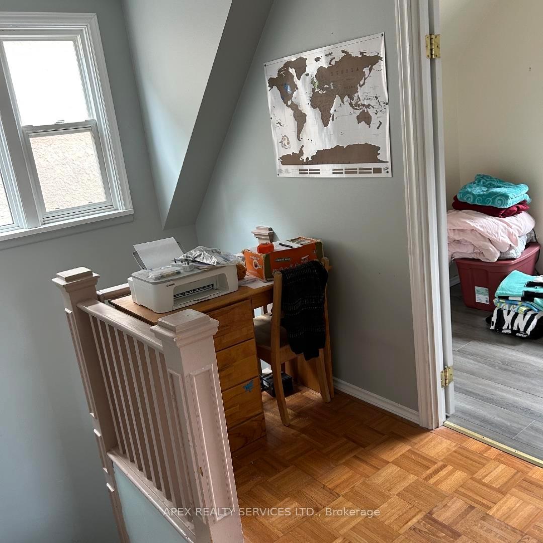 Photo 15 of 490 Van Norman, Thunder Bay, College Heights — HOMEH