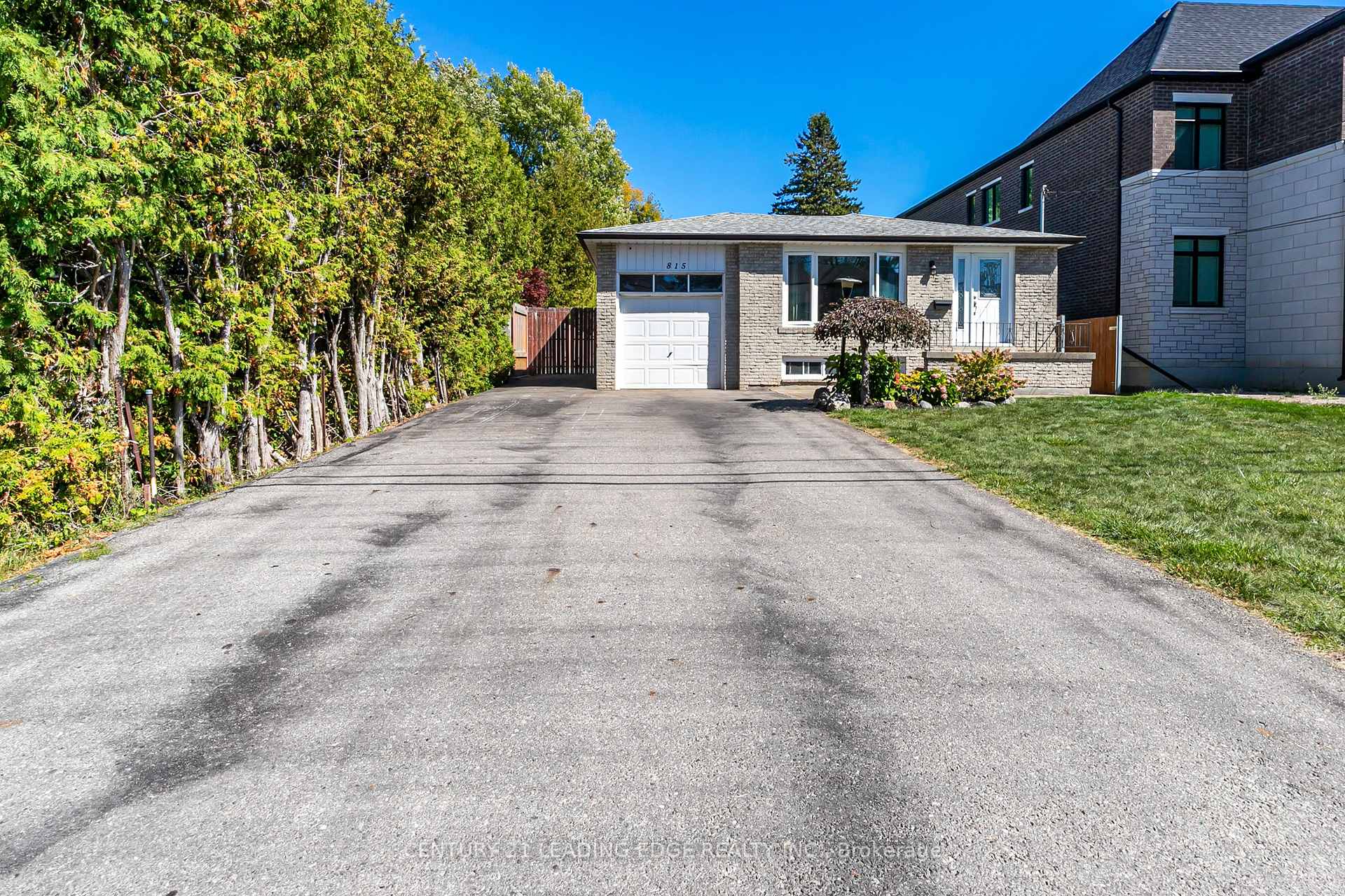 Photo 2 of 815 Douglas Avenue, Pickering, Bay Ridges — HOMEH