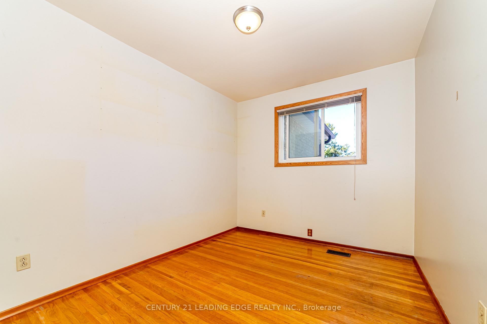 Photo 9 of 815 Douglas Avenue, Pickering, Bay Ridges — HOMEH
