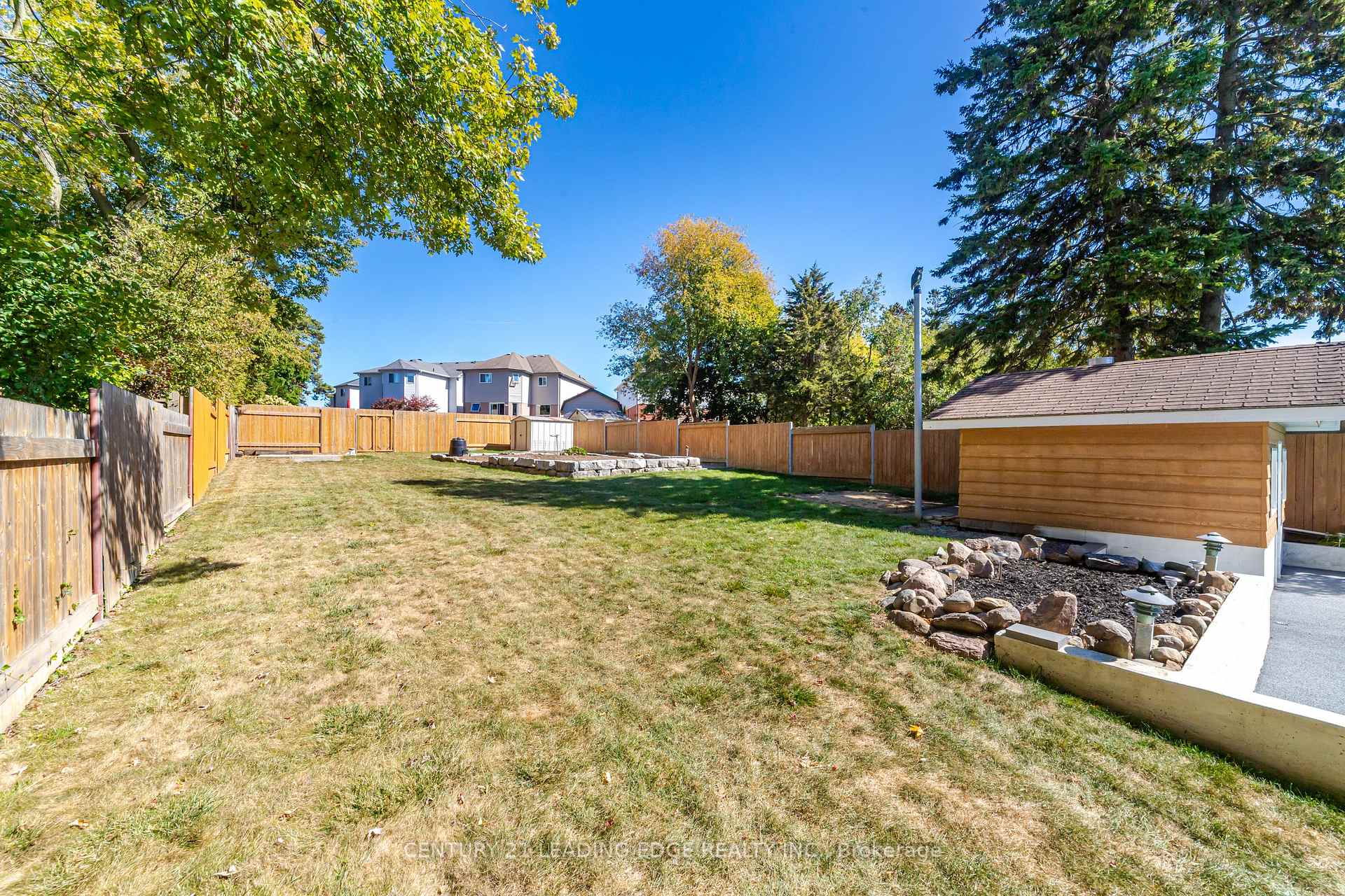 Photo 19 of 815 Douglas Avenue, Pickering, Bay Ridges — HOMEH