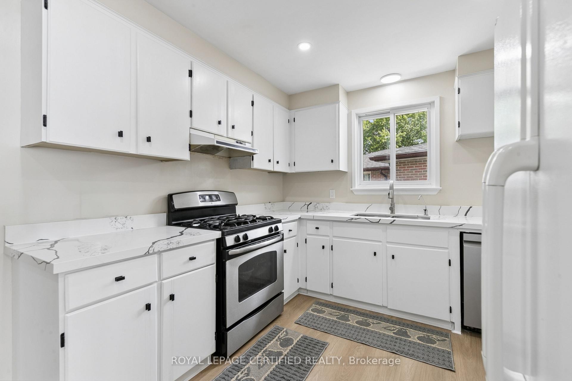 Photo 14 of 1121 Valentine Drive, Cambridge, Lang's Farm — HOMEH