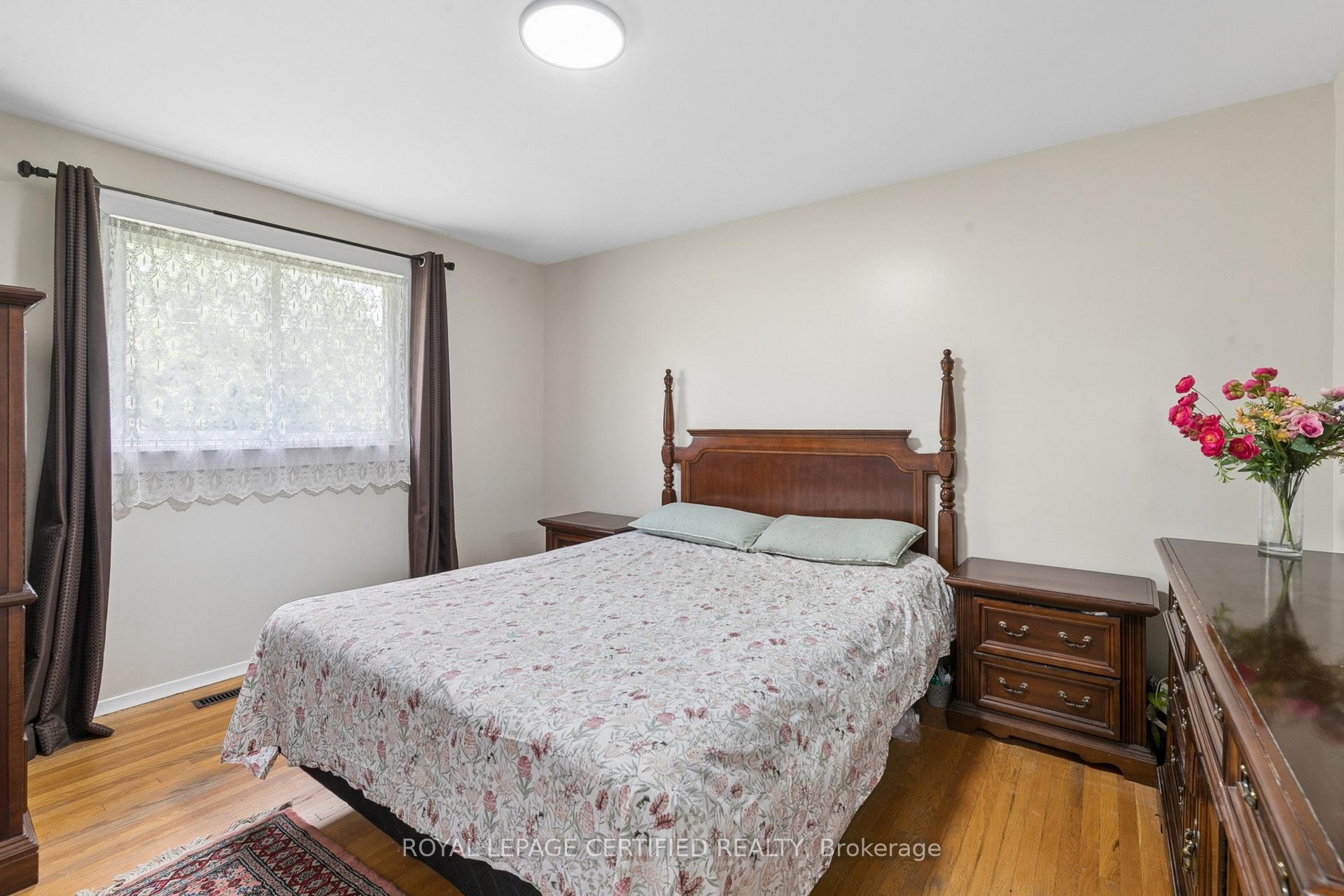Photo 21 of 1121 Valentine Drive, Cambridge, Lang's Farm — HOMEH