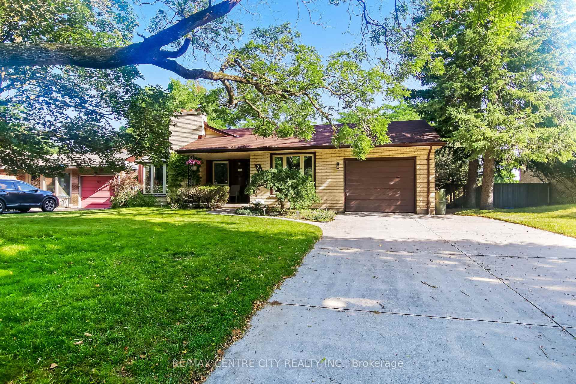 Photo 2 of 776 Headley Drive, London, North O — HOMEH