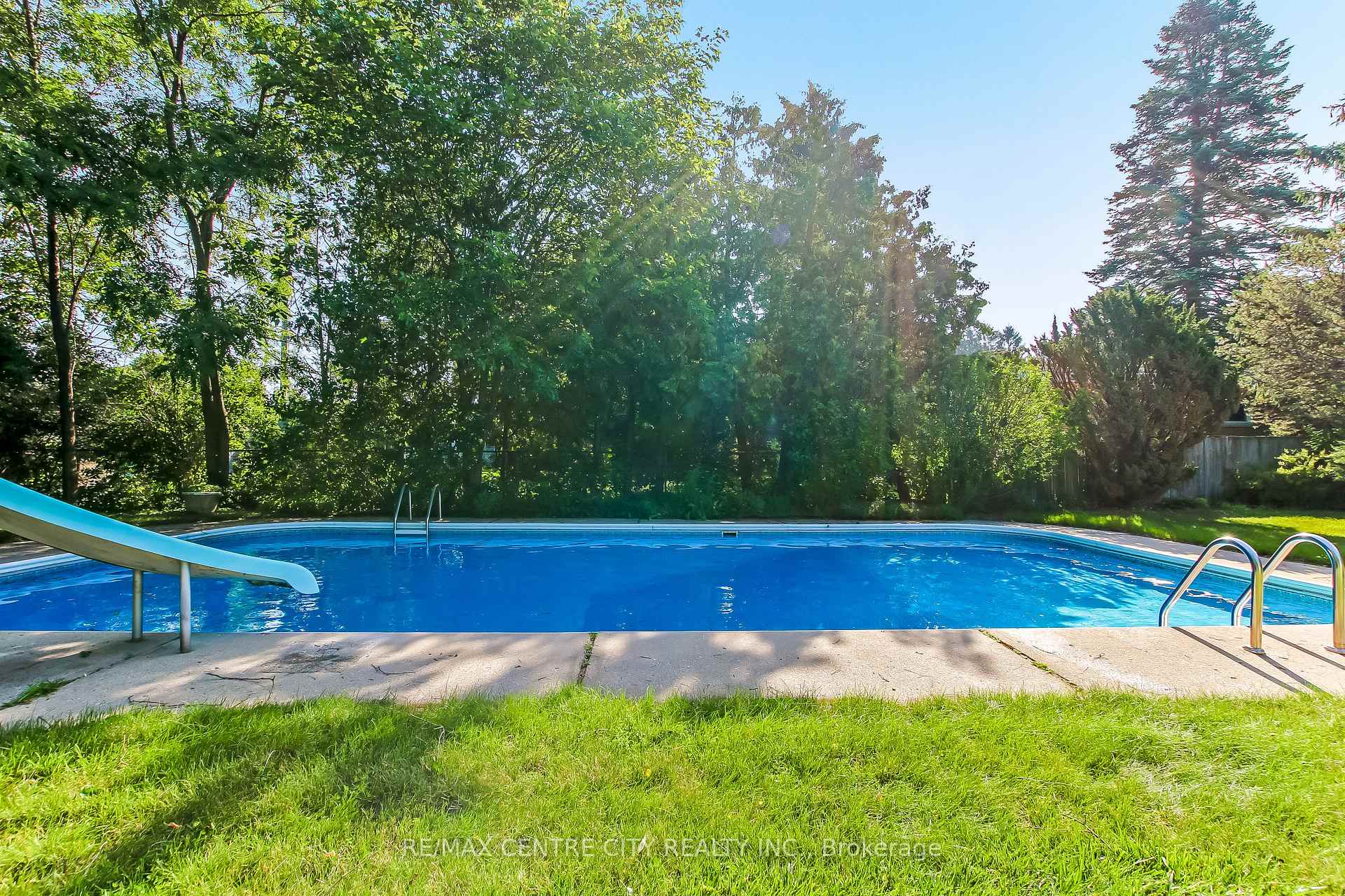 Photo 4 of 776 Headley Drive, London, North O — HOMEH