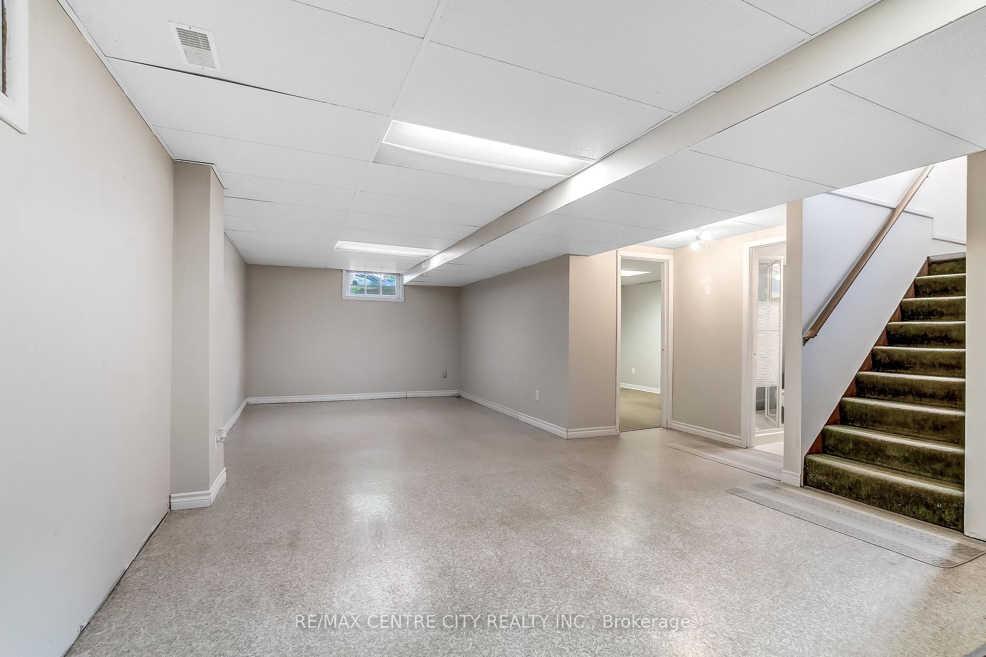 Photo 15 of 776 Headley Drive, London, North O — HOMEH