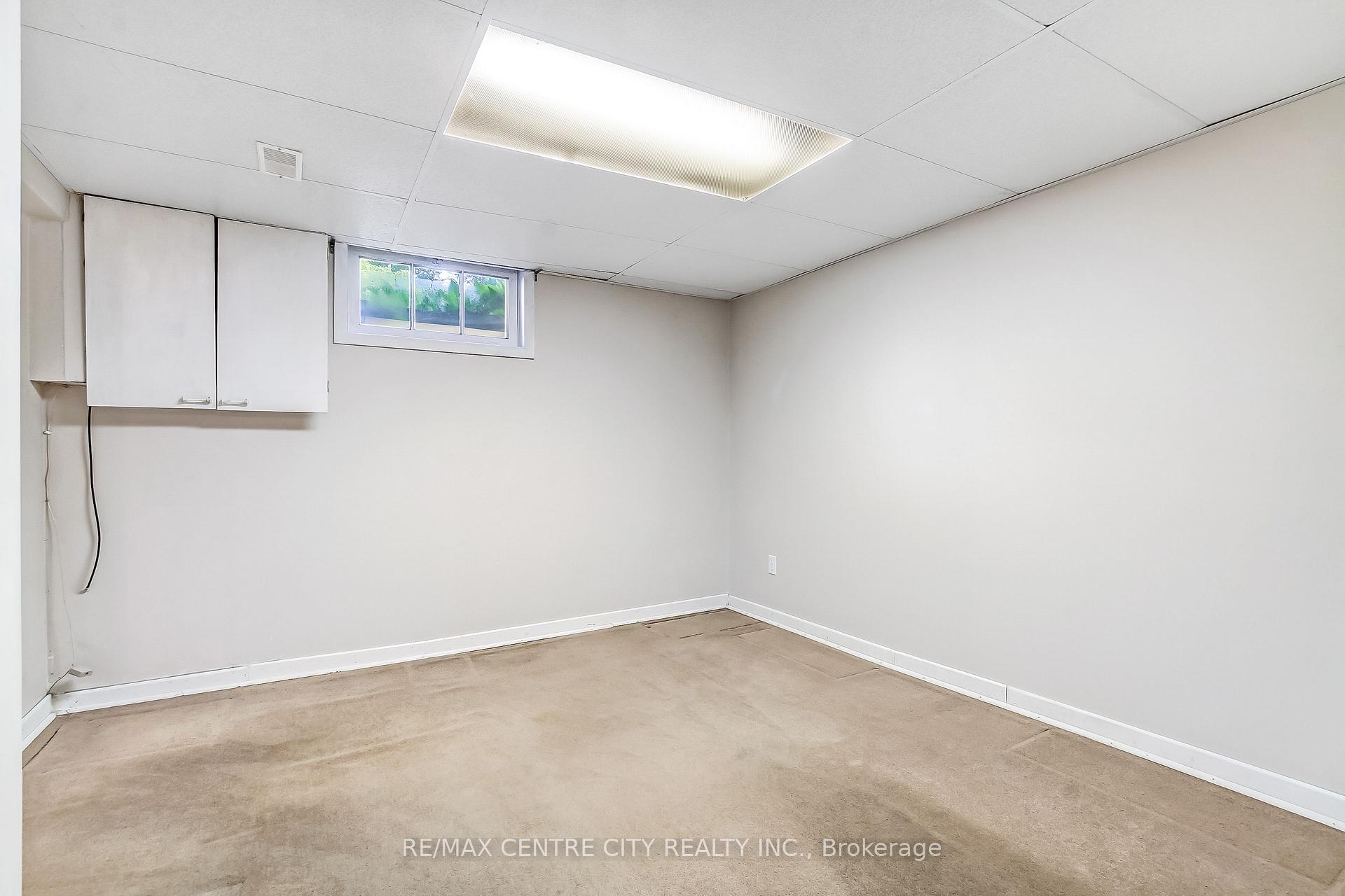 Photo 17 of 776 Headley Drive, London, North O — HOMEH