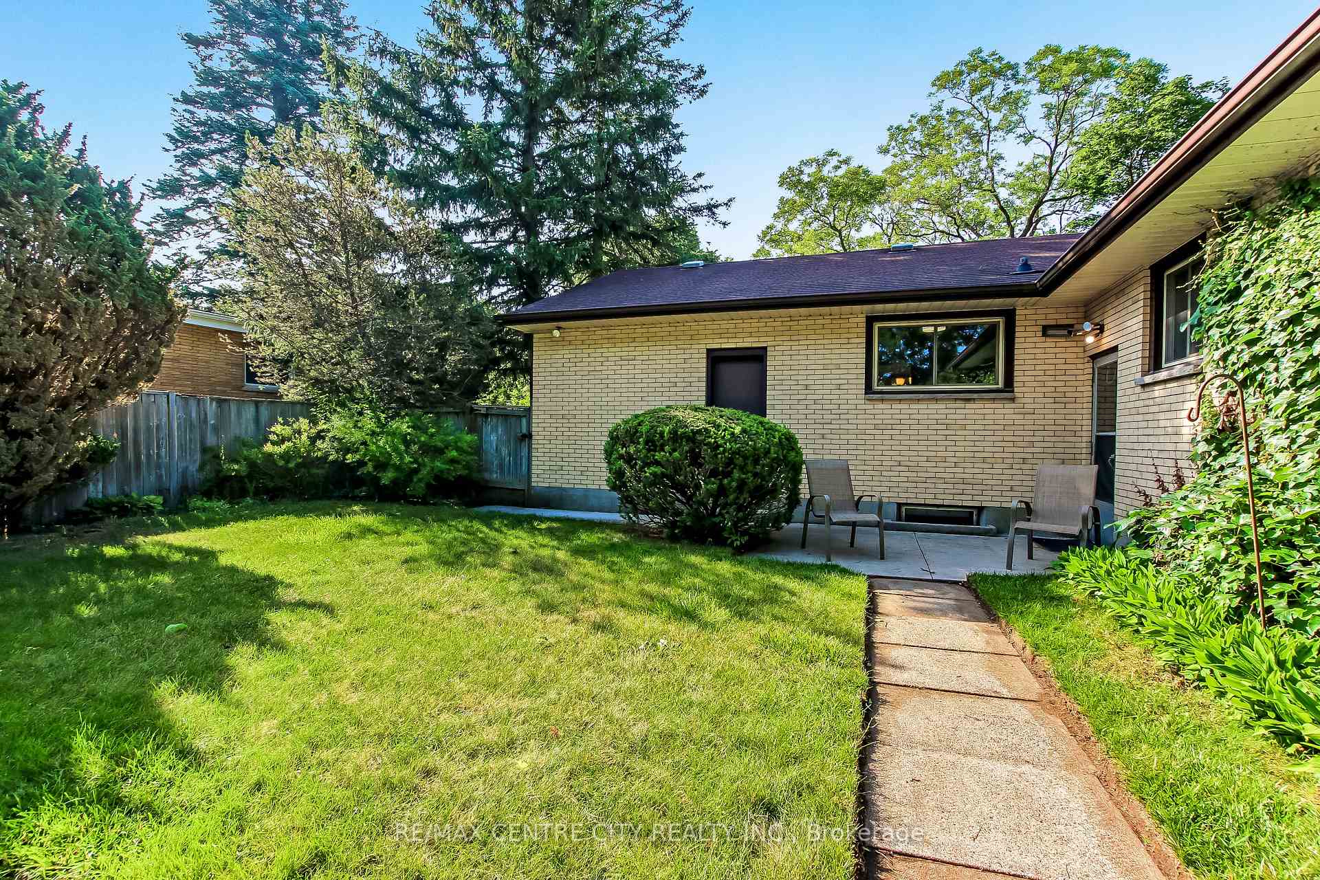 Photo 23 of 776 Headley Drive, London, North O — HOMEH