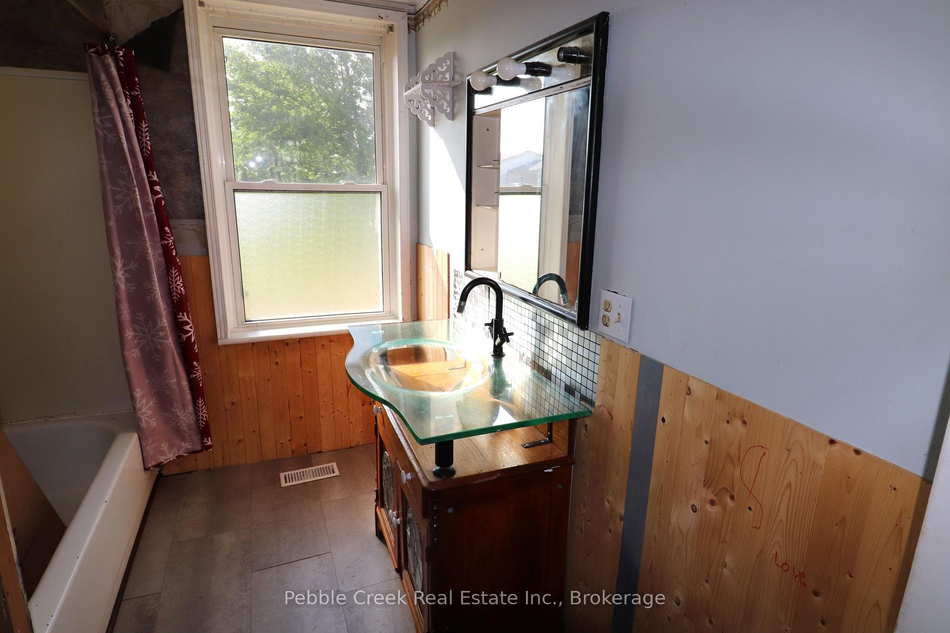 Photo 9 of 123 John's Avenue, Central Huron, Hullett — HOMEH