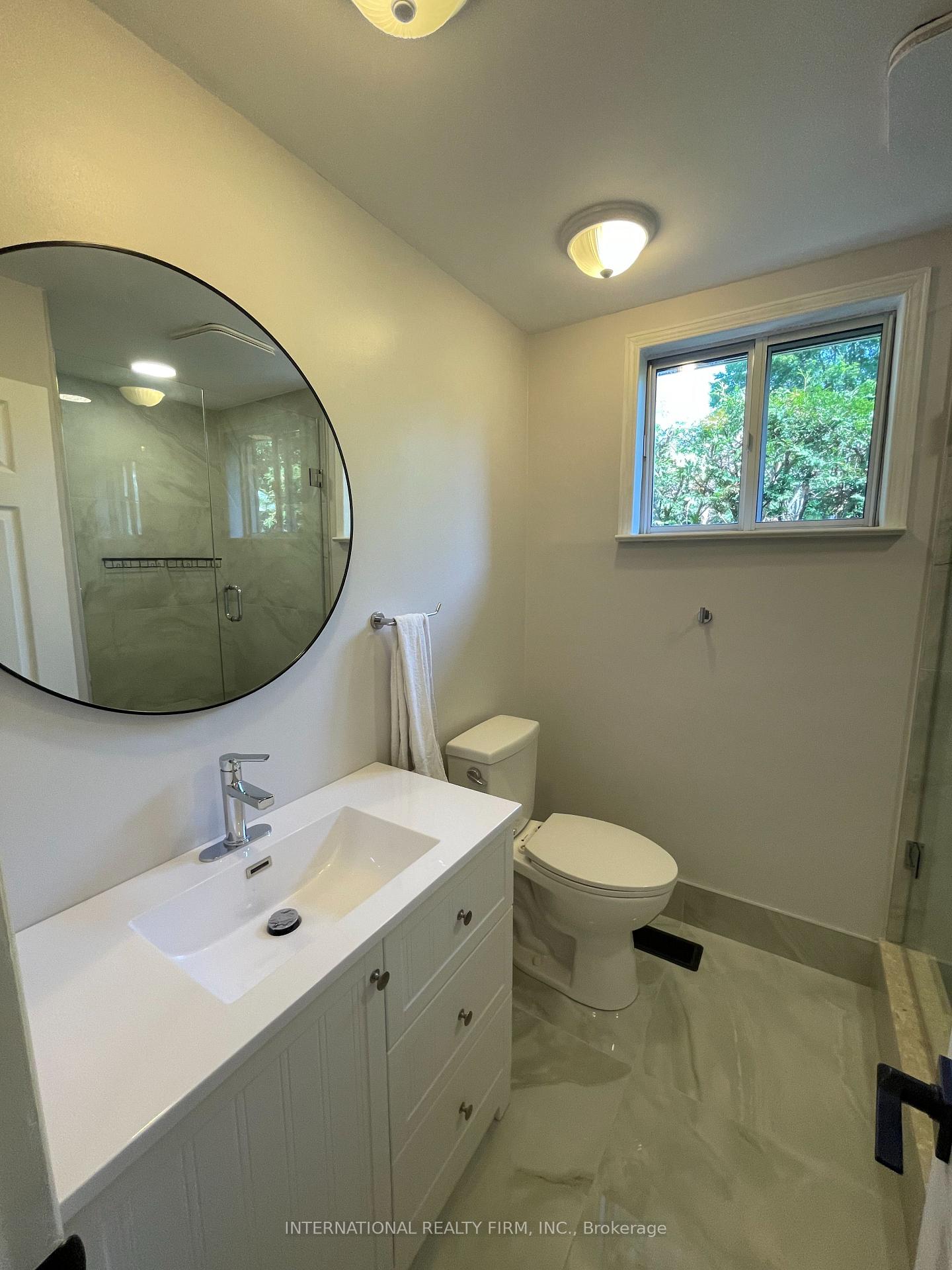 Photo 12 of 32 Jasper Drive, Aurora, Aurora Heights — HOMEH