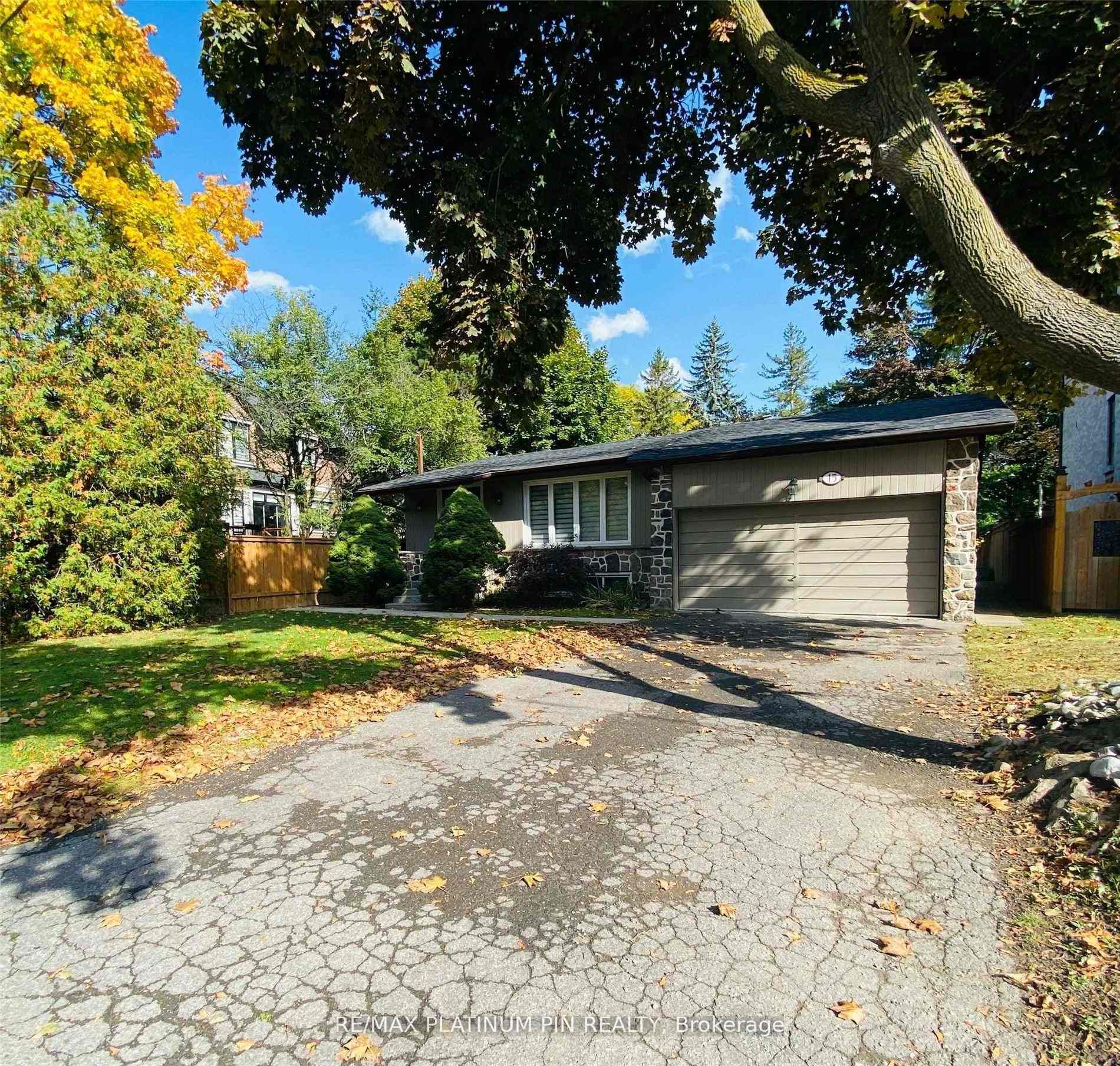 Photo 1 of 15 Whitelock Crescent, North York, Bayview Village — HOMEH