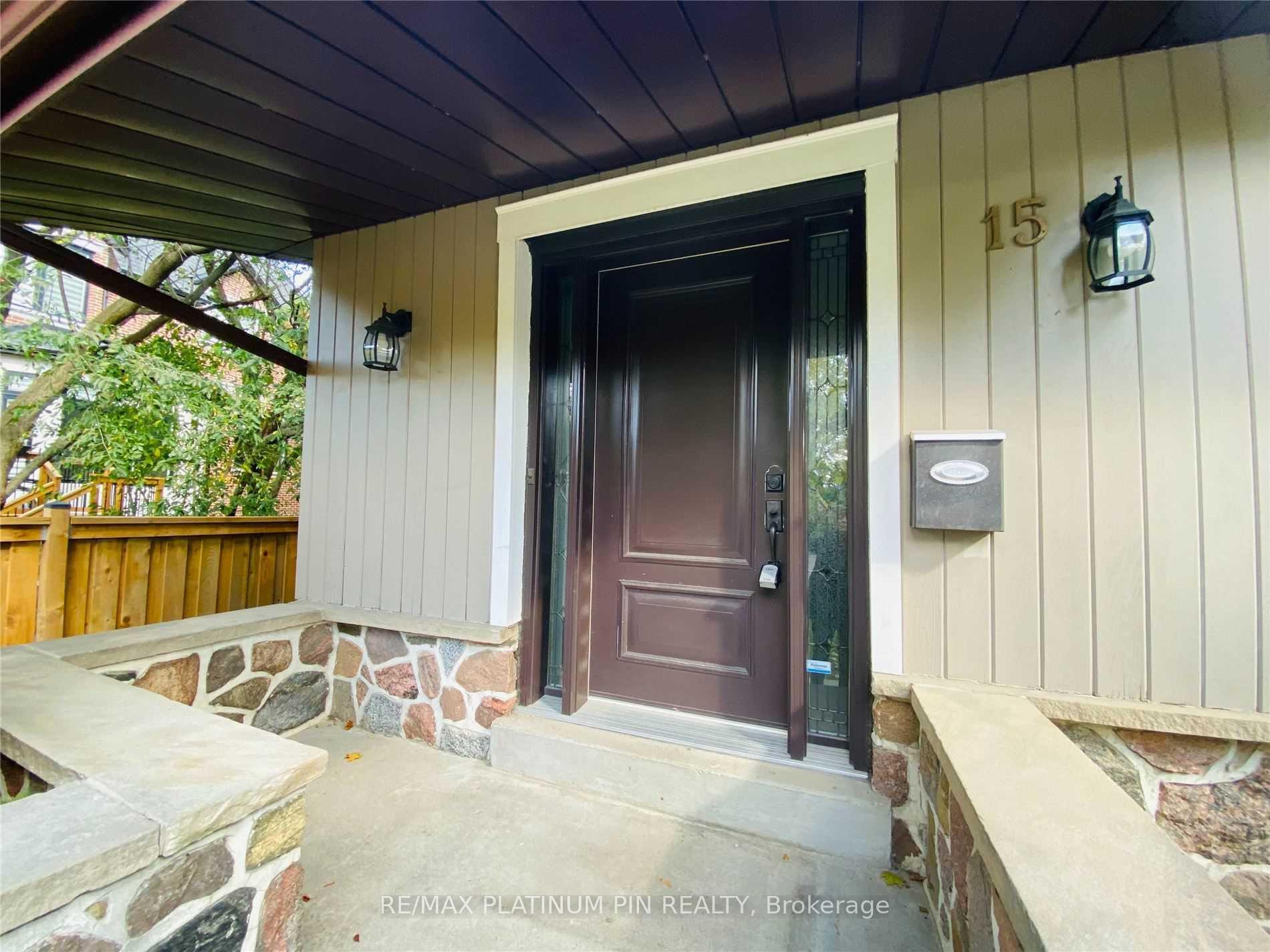 Photo 2 of 15 Whitelock Crescent, North York, Bayview Village — HOMEH