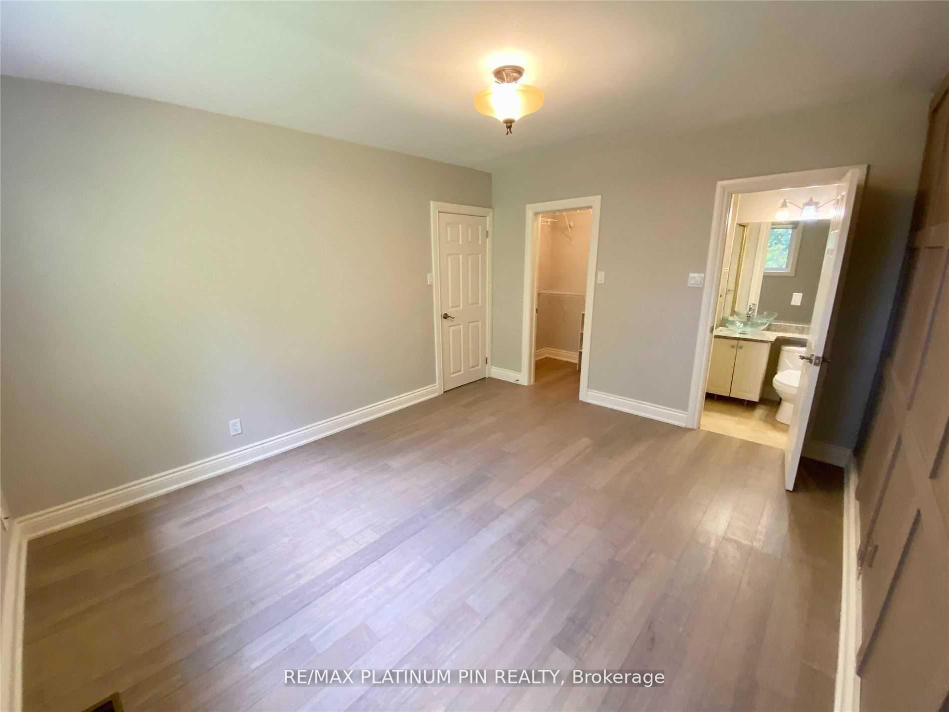 Photo 9 of 15 Whitelock Crescent, North York, Bayview Village — HOMEH