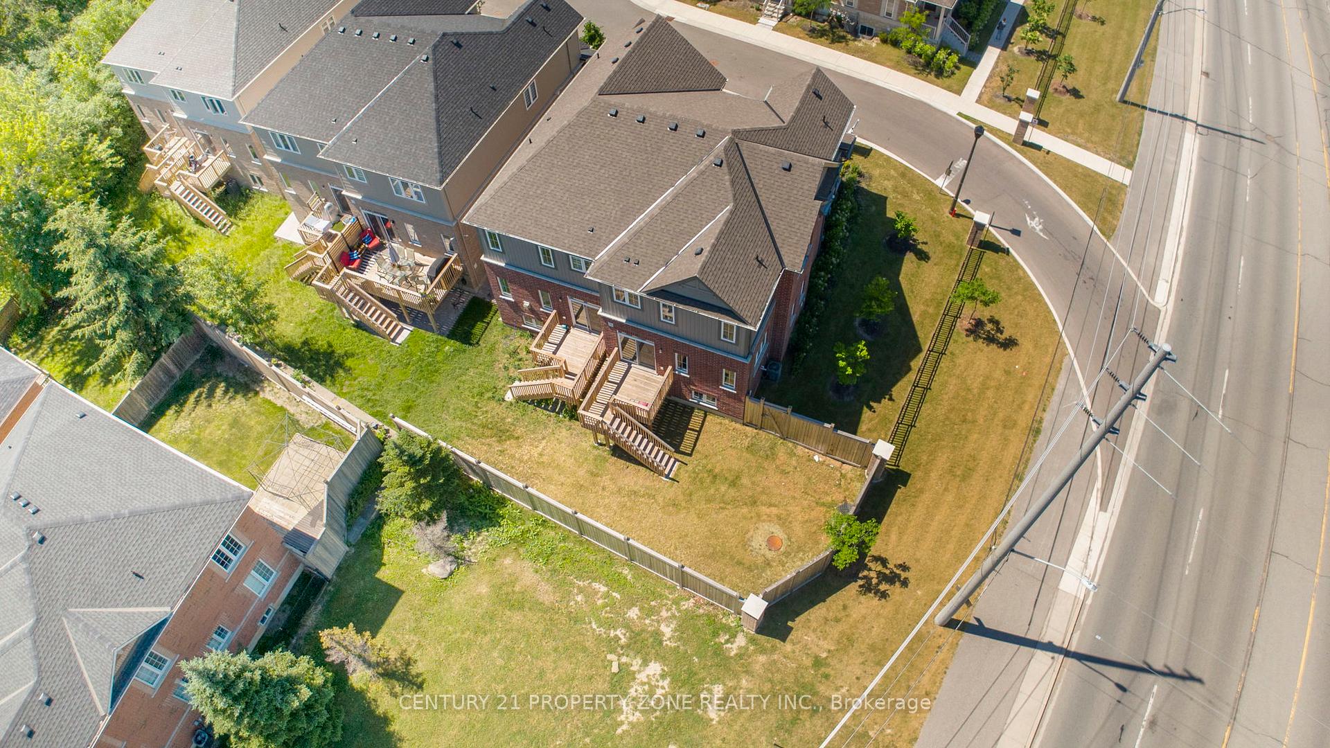Photo 3 of 68 Brixham Lane, Brampton, Northwest Brampton — HOMEH