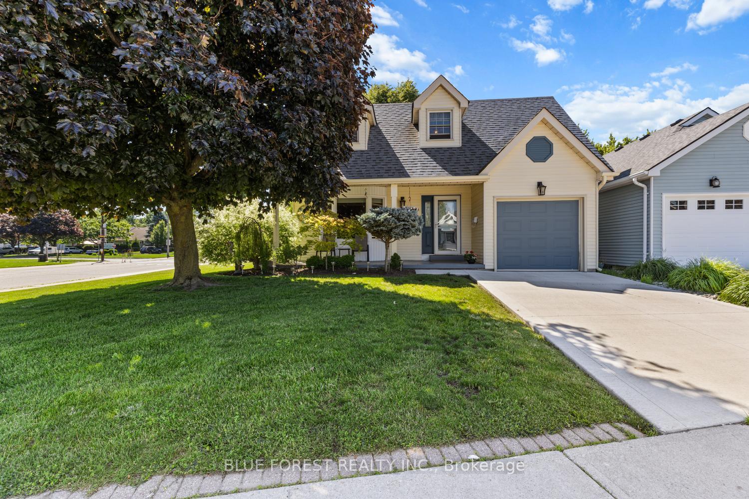Photo 2 of 1 Sinclair Drive, Tillsonburg — HOMEH