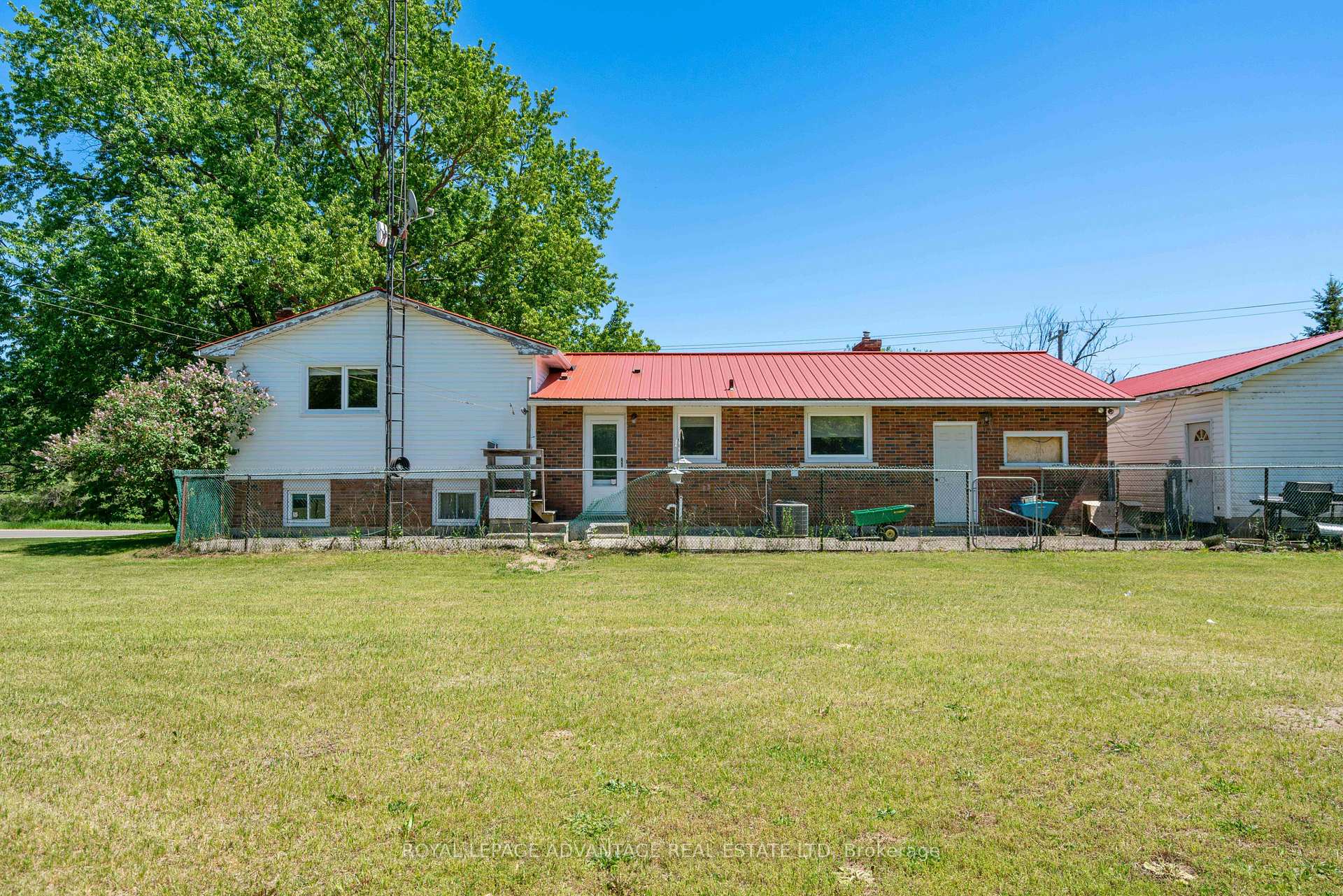 Photo 10 of 2564 2nd Conc Road, Augusta, Augusta Twp — HOMEH