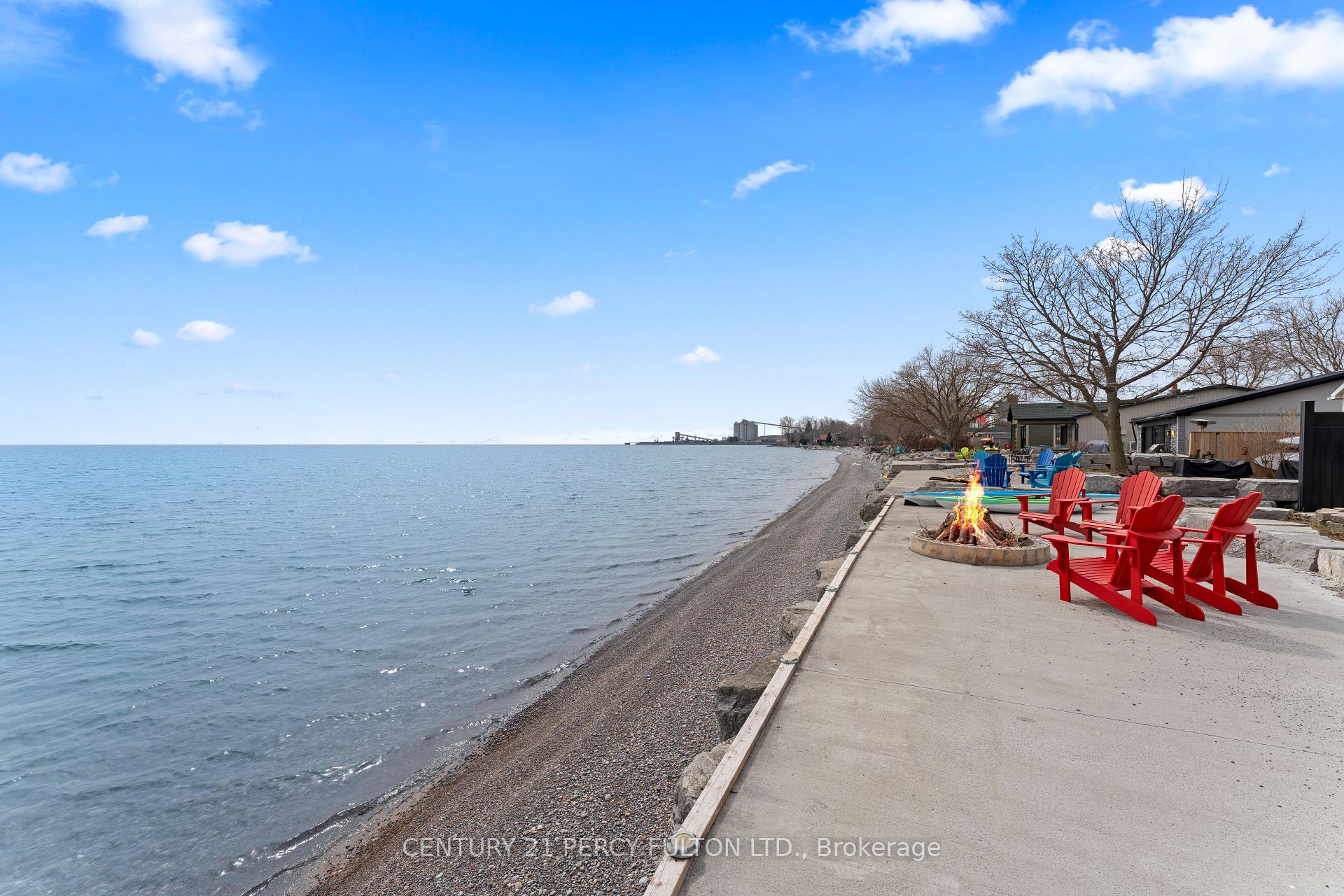 Photo 4 of 127 Cedar Crest Beach Road, Clarington, Bowmanville — HOMEH