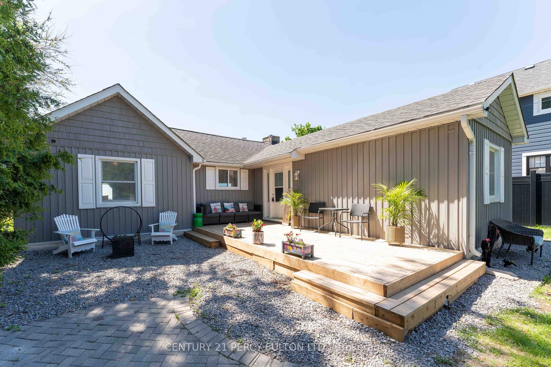 Photo 6 of 127 Cedar Crest Beach Road, Clarington, Bowmanville — HOMEH