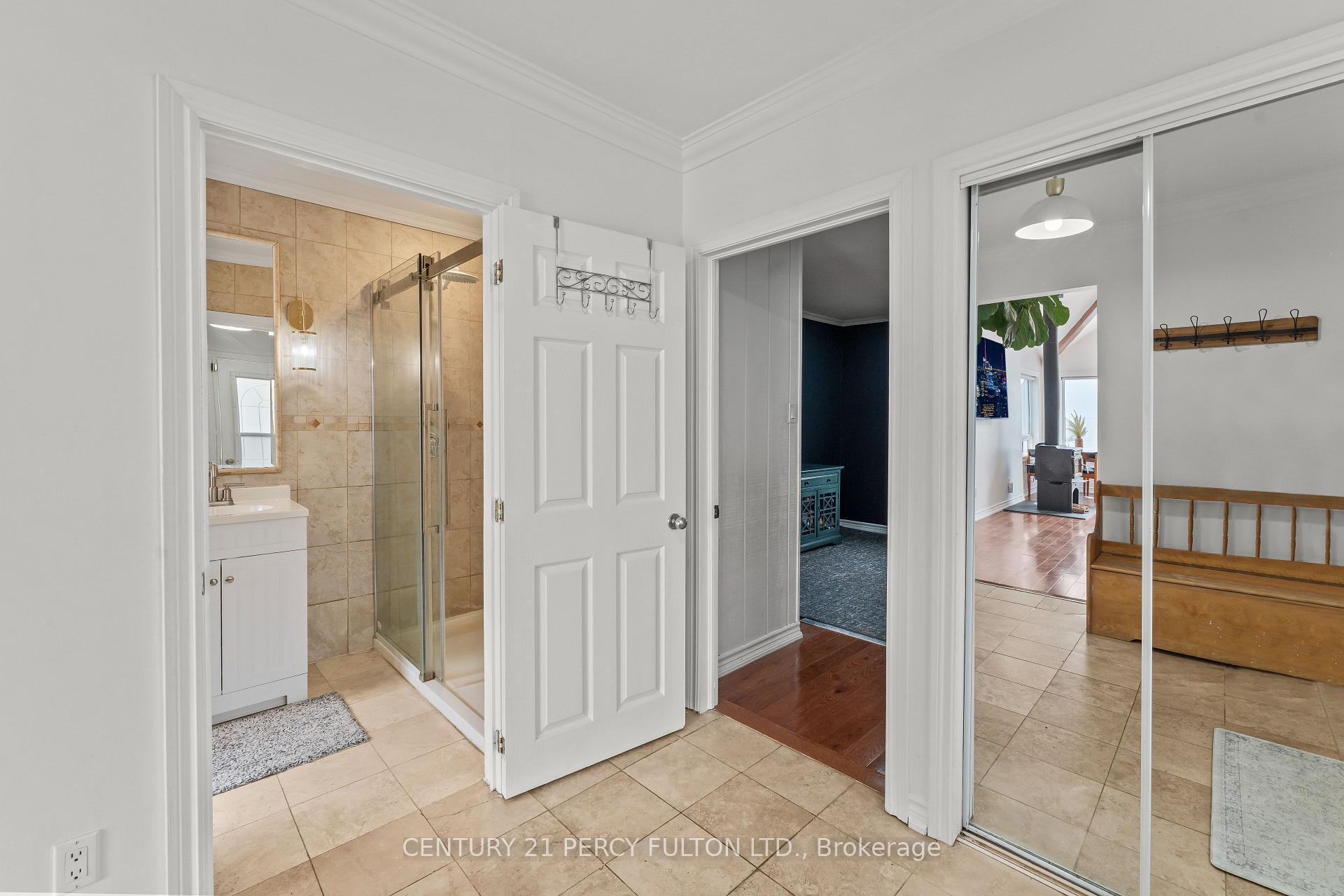Photo 9 of 127 Cedar Crest Beach Road, Clarington, Bowmanville — HOMEH
