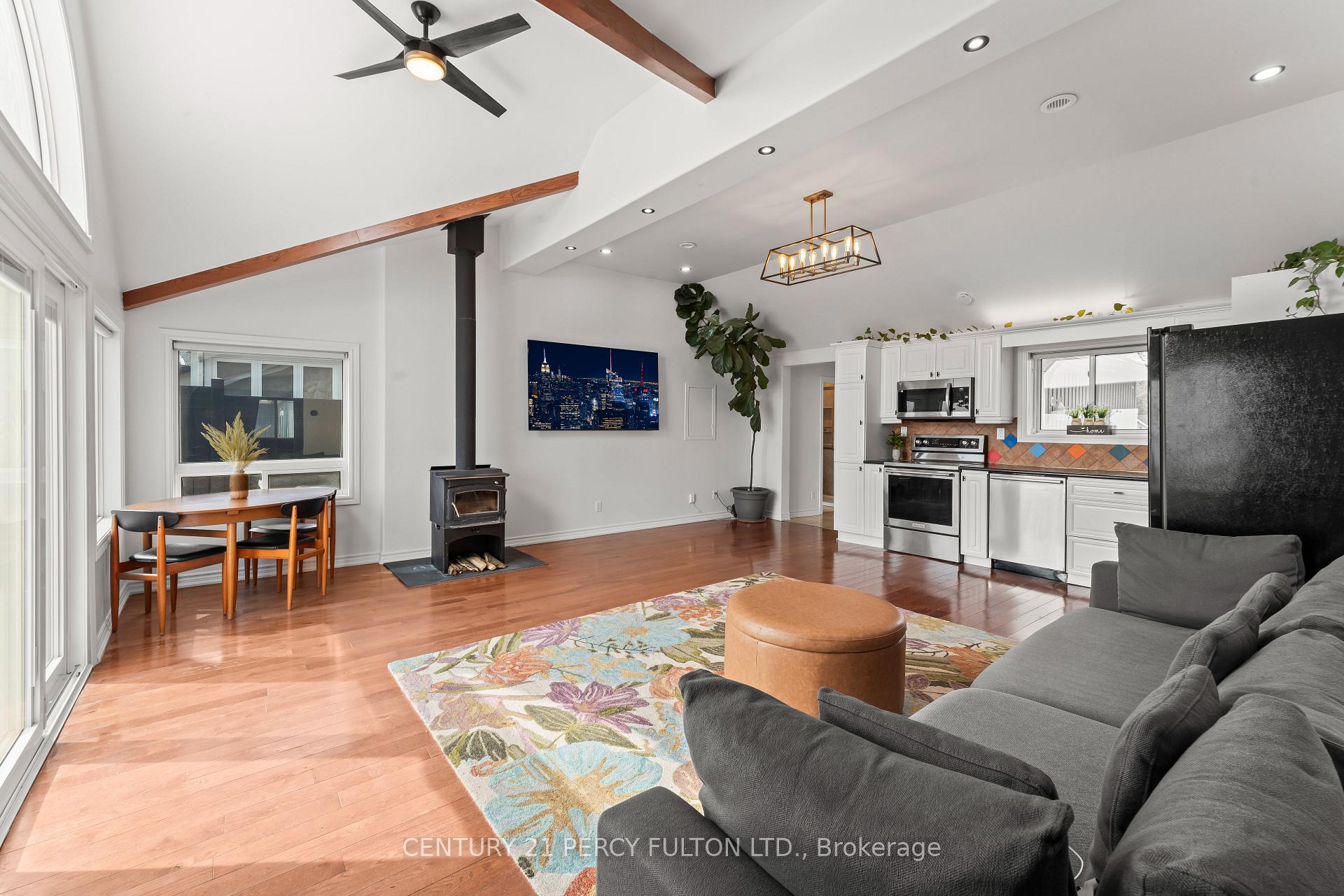 Photo 18 of 127 Cedar Crest Beach Road, Clarington, Bowmanville — HOMEH
