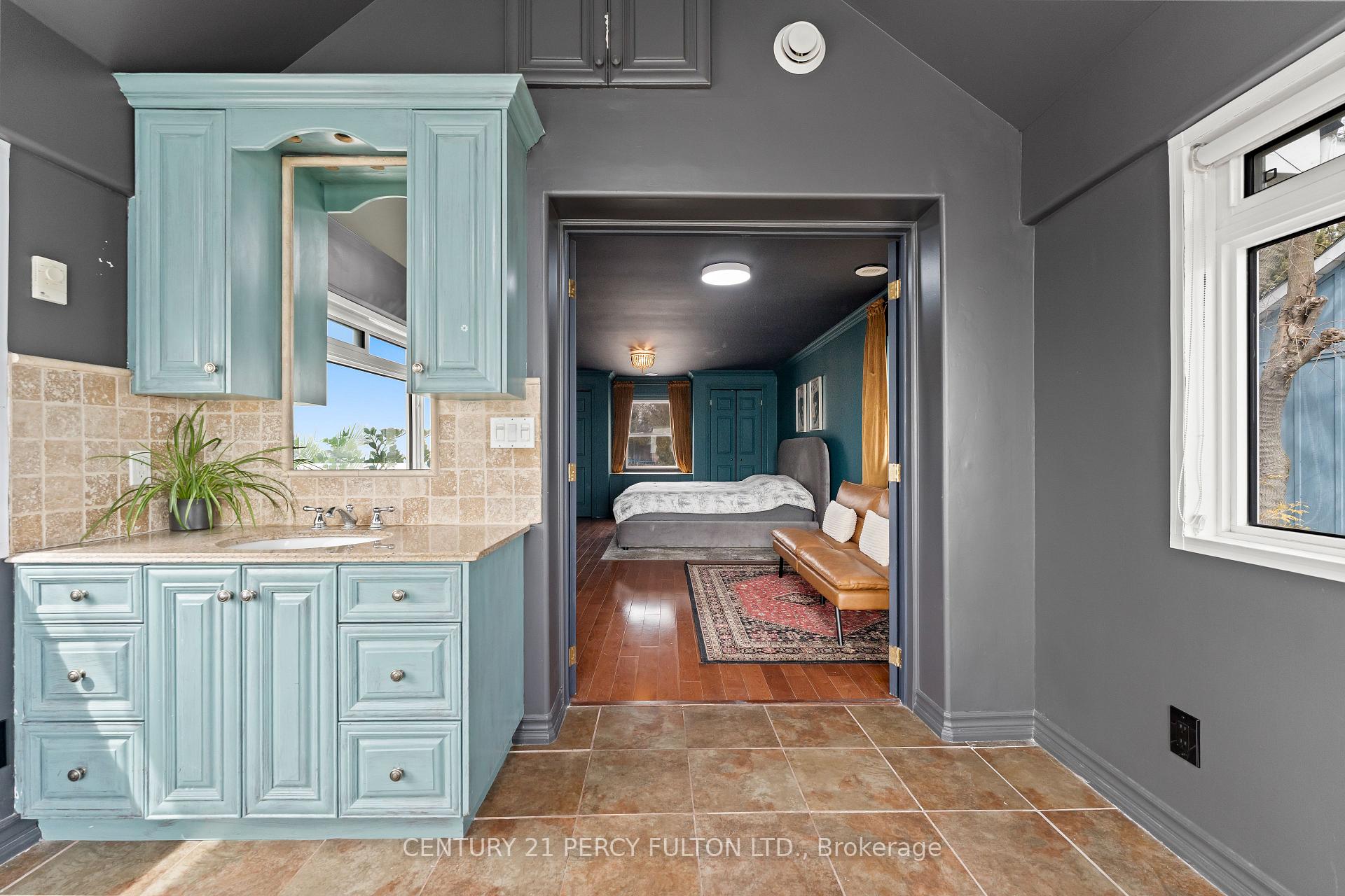 Photo 25 of 127 Cedar Crest Beach Road, Clarington, Bowmanville — HOMEH