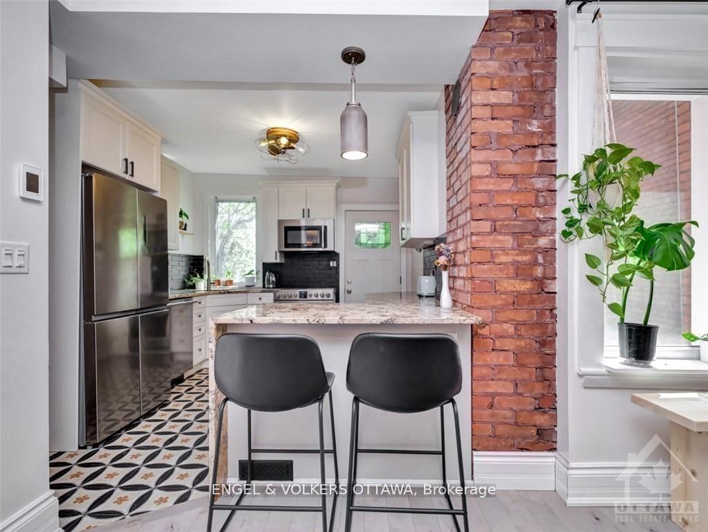 Photo 9 of 187 Ivy Crescent, Ottawa, Lindenlea — HOMEH