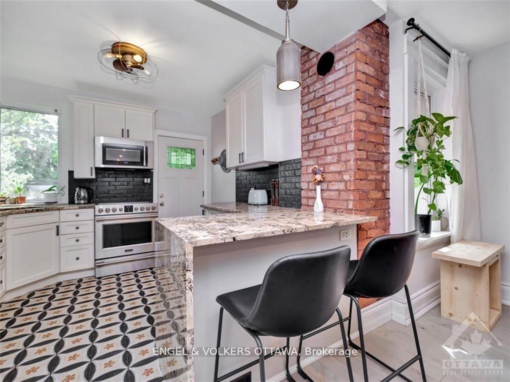 Photo 10 of 187 Ivy Crescent, Ottawa, Lindenlea — HOMEH