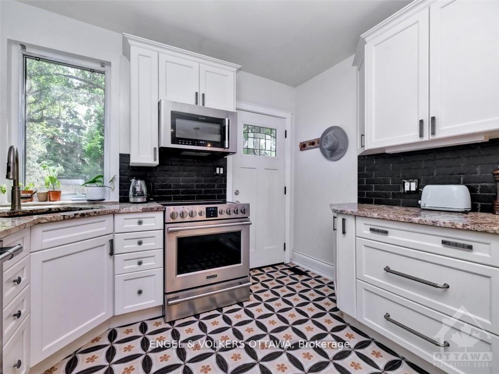 Photo 11 of 187 Ivy Crescent, Ottawa, Lindenlea — HOMEH