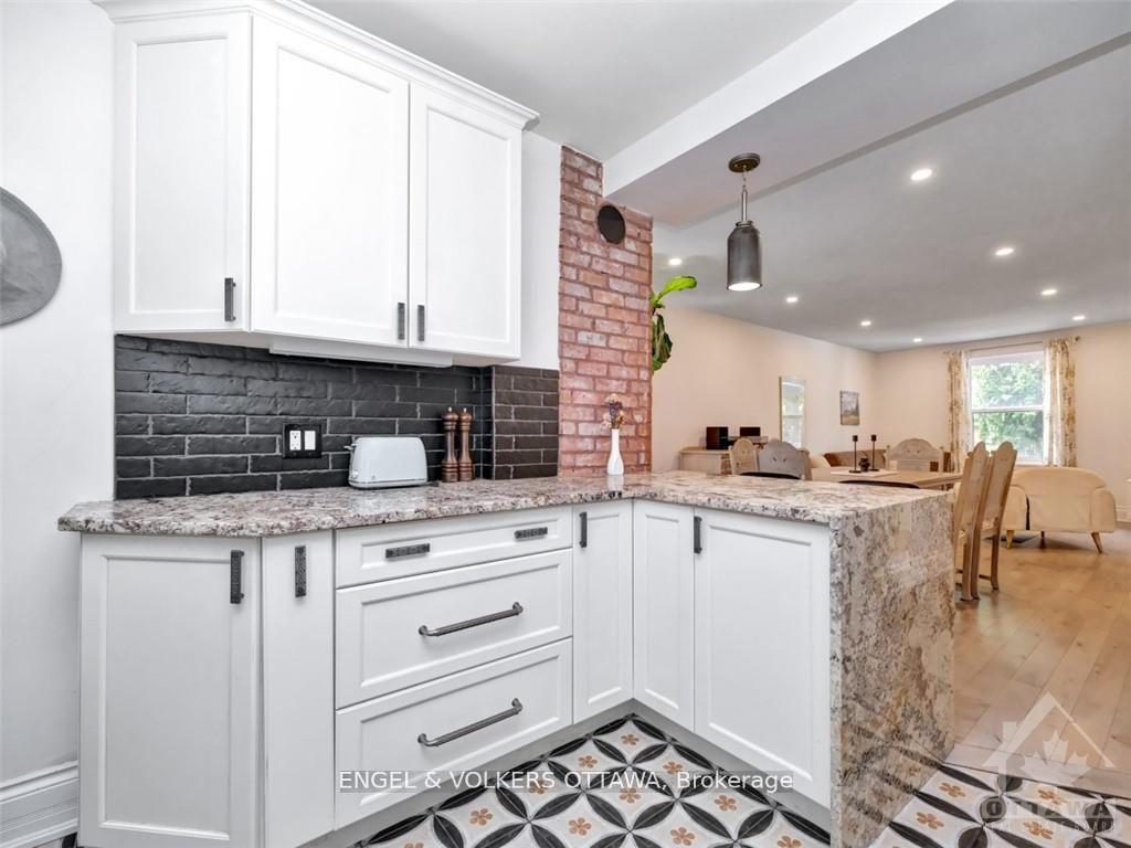 Photo 12 of 187 Ivy Crescent, Ottawa, Lindenlea — HOMEH