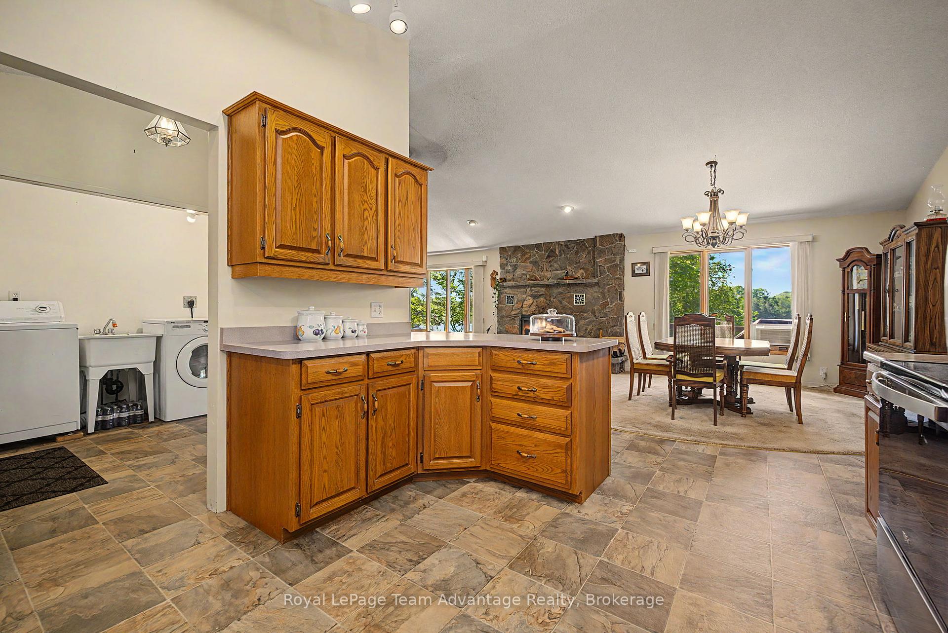 Photo 9 of 4 & 6 Sharon Park Drive, McKellar — HOMEH