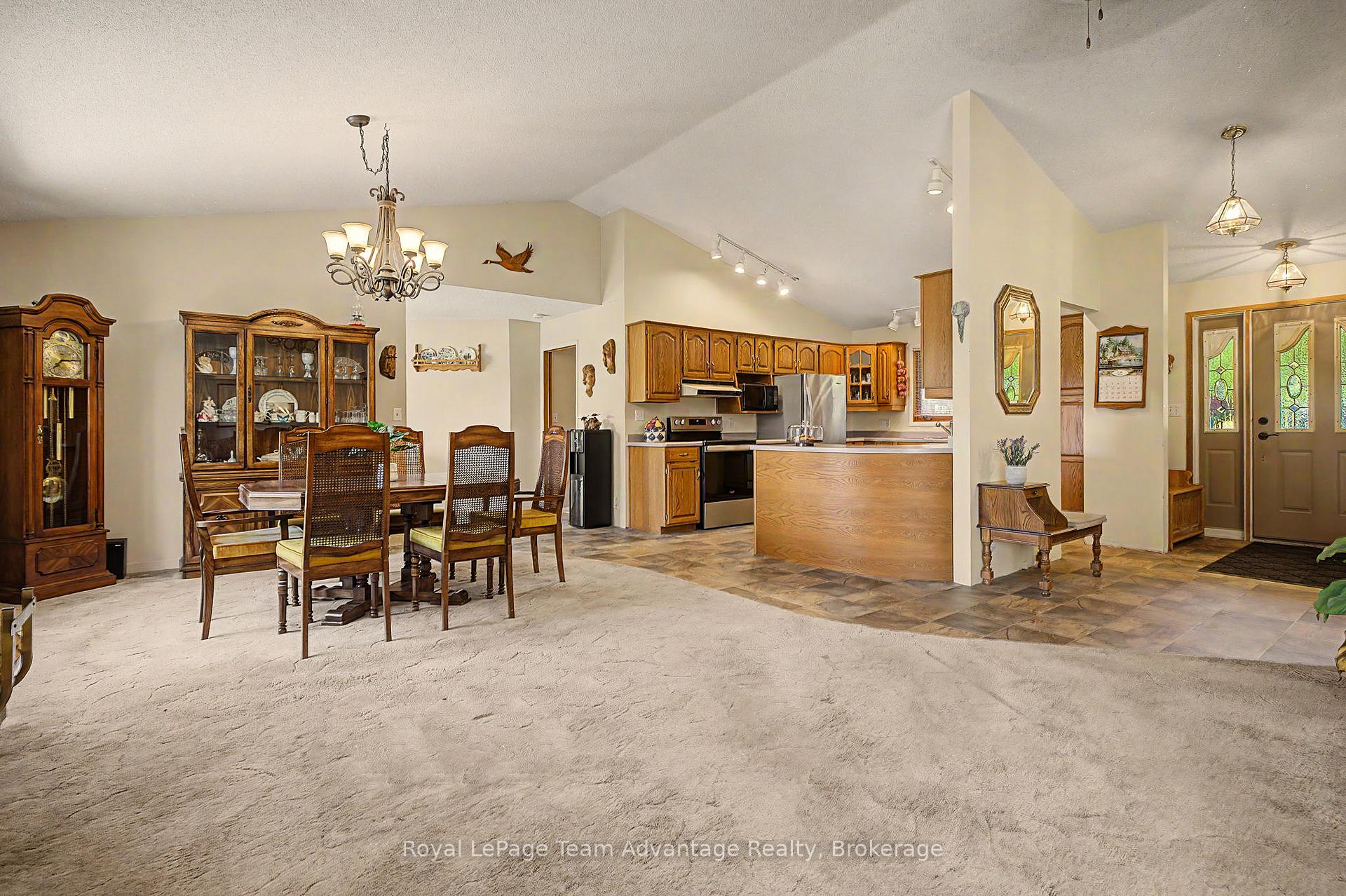 Photo 15 of 4 & 6 Sharon Park Drive, McKellar — HOMEH