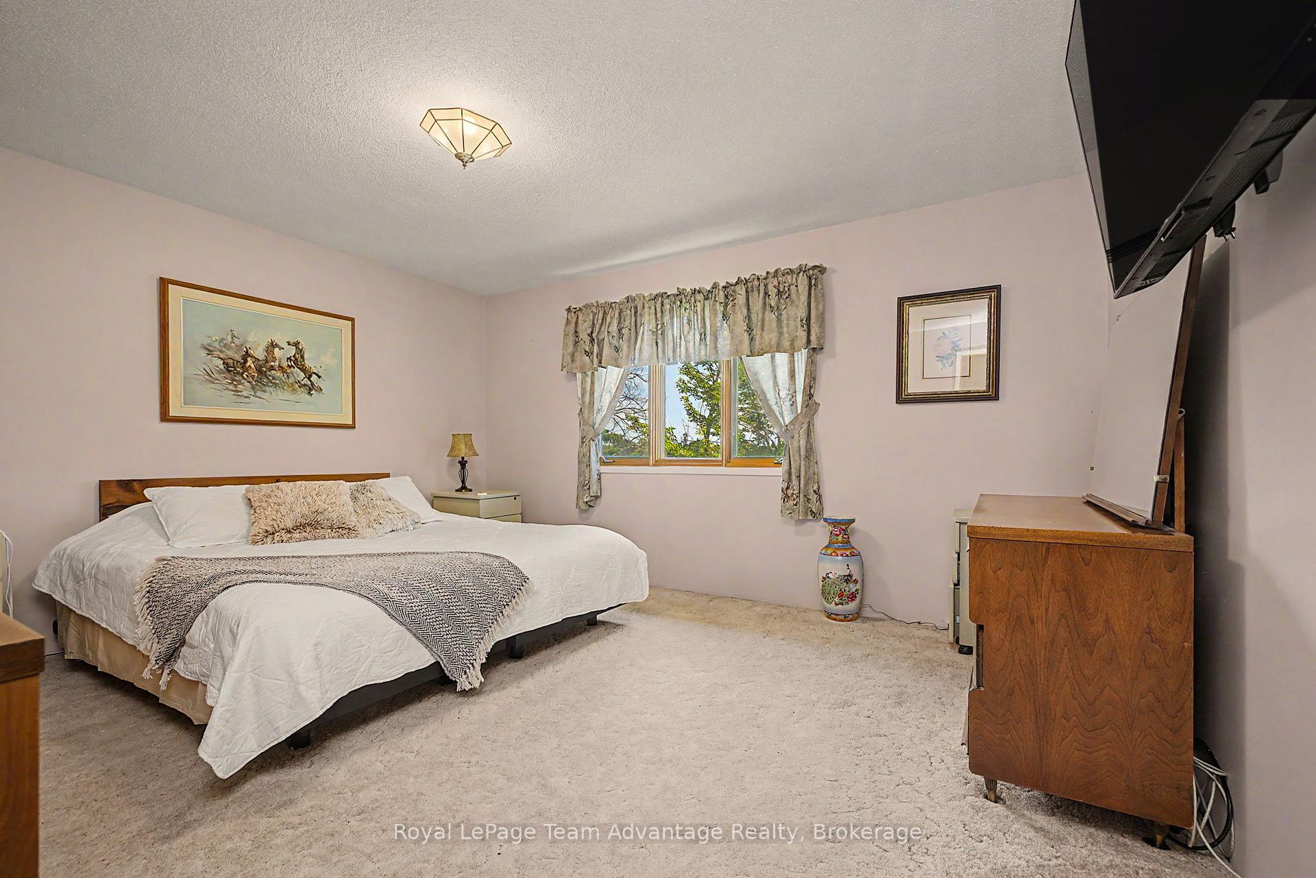 Photo 22 of 4 & 6 Sharon Park Drive, McKellar — HOMEH