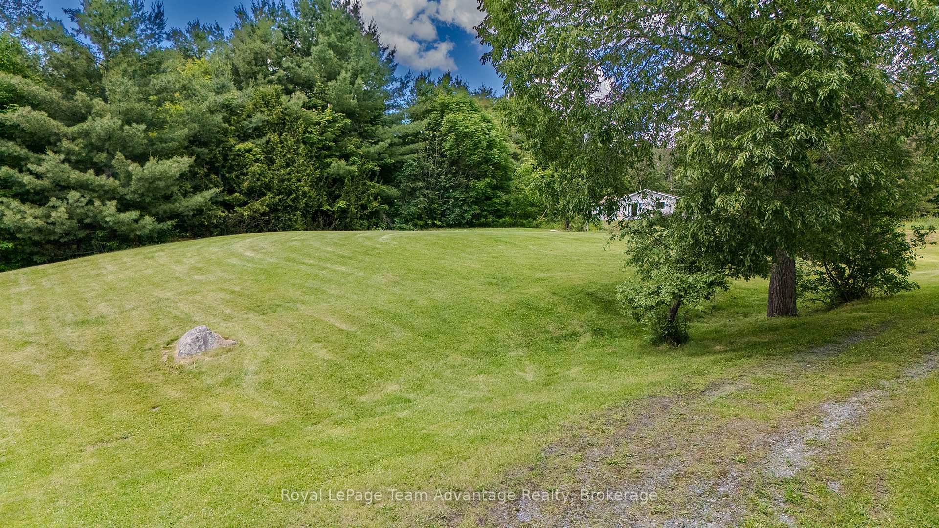 Photo 35 of 4 & 6 Sharon Park Drive, McKellar — HOMEH