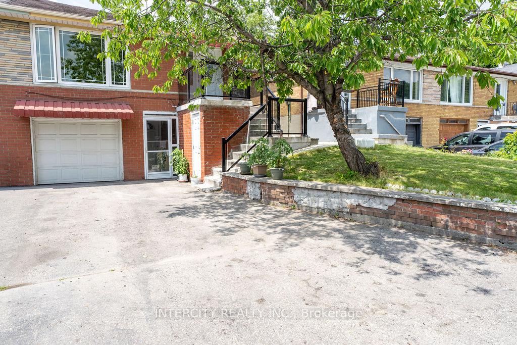 Photo 3 of 76 Felan Crescent, Etobicoke, Thistletown-Beaumonde Heights — HOMEH