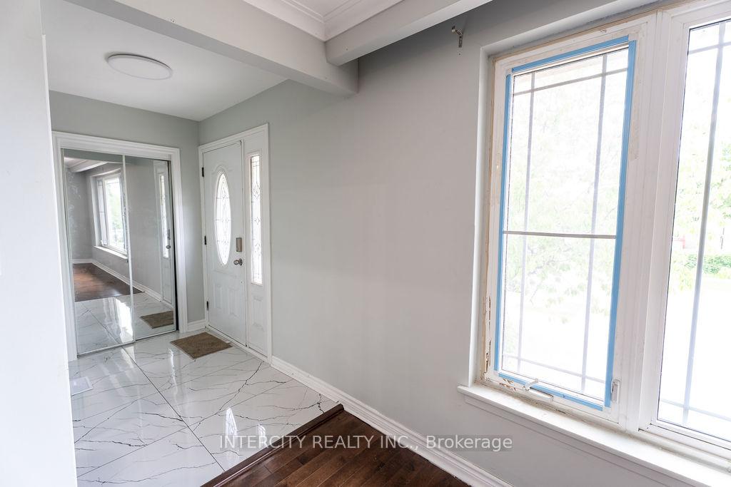 Photo 7 of 76 Felan Crescent, Etobicoke, Thistletown-Beaumonde Heights — HOMEH