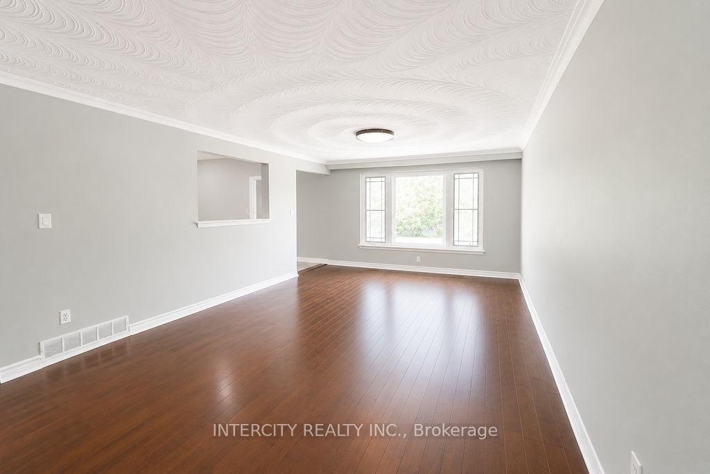 Photo 9 of 76 Felan Crescent, Etobicoke, Thistletown-Beaumonde Heights — HOMEH