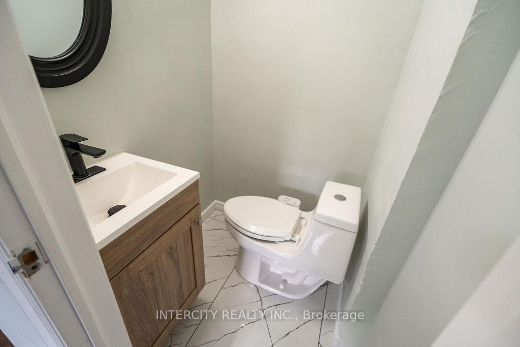 Photo 14 of 76 Felan Crescent, Etobicoke, Thistletown-Beaumonde Heights — HOMEH