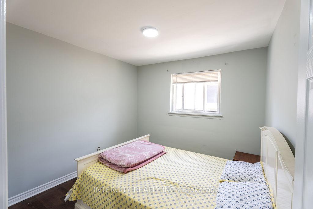Photo 16 of 76 Felan Crescent, Etobicoke, Thistletown-Beaumonde Heights — HOMEH