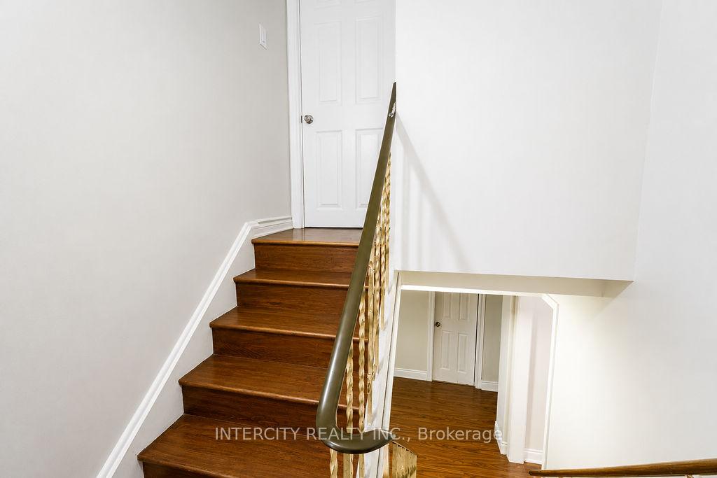 Photo 17 of 76 Felan Crescent, Etobicoke, Thistletown-Beaumonde Heights — HOMEH