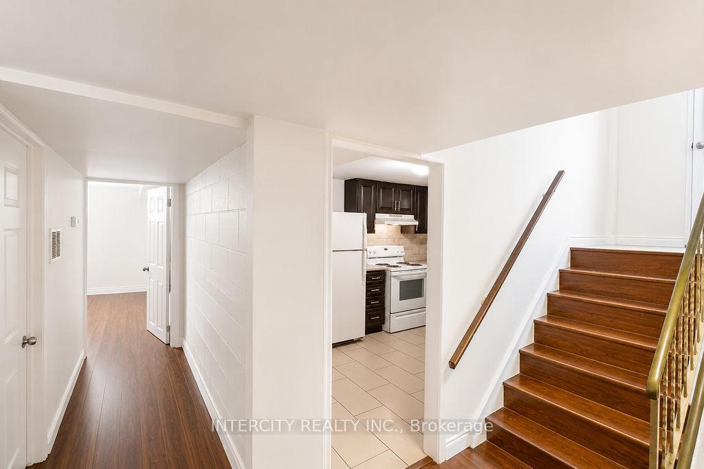 Photo 18 of 76 Felan Crescent, Etobicoke, Thistletown-Beaumonde Heights — HOMEH