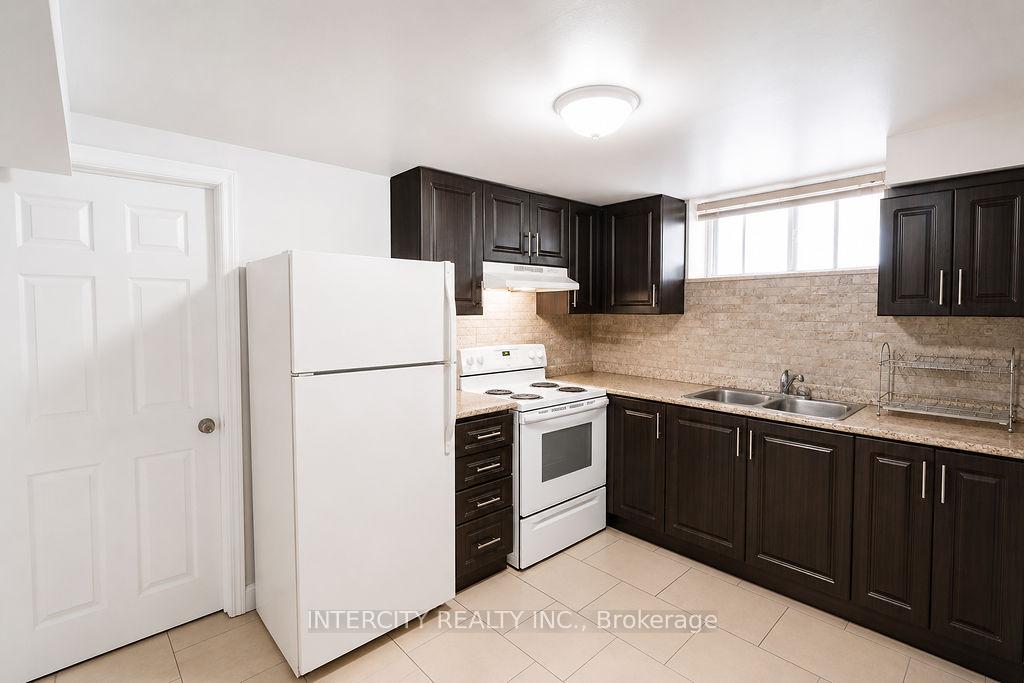 Photo 20 of 76 Felan Crescent, Etobicoke, Thistletown-Beaumonde Heights — HOMEH