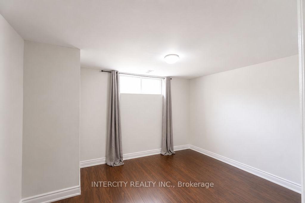 Photo 21 of 76 Felan Crescent, Etobicoke, Thistletown-Beaumonde Heights — HOMEH