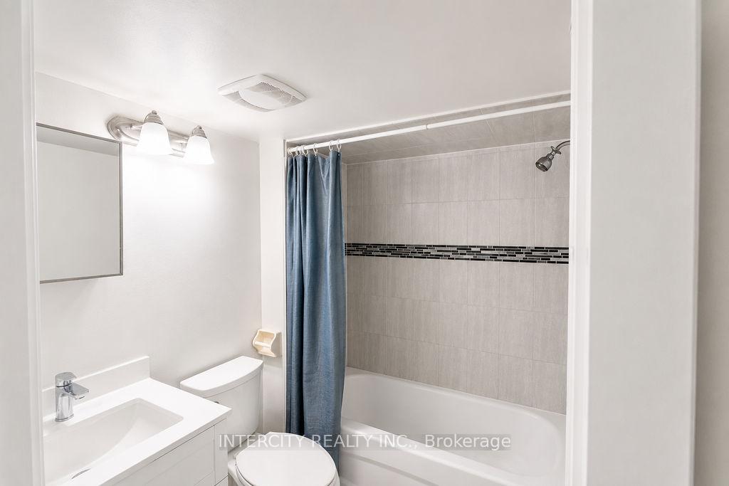 Photo 22 of 76 Felan Crescent, Etobicoke, Thistletown-Beaumonde Heights — HOMEH