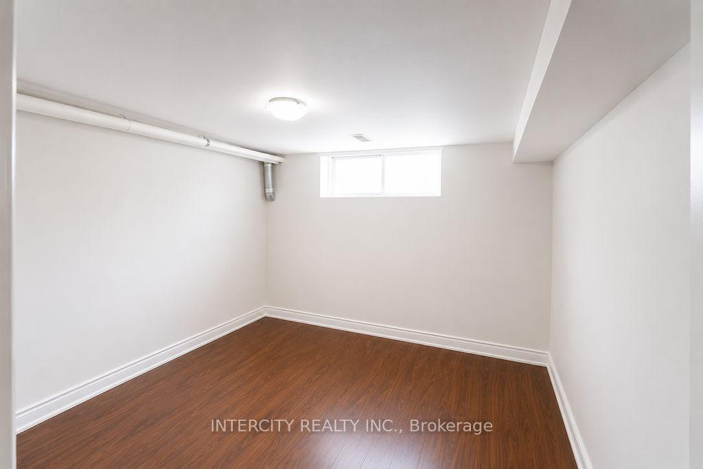 Photo 23 of 76 Felan Crescent, Etobicoke, Thistletown-Beaumonde Heights — HOMEH