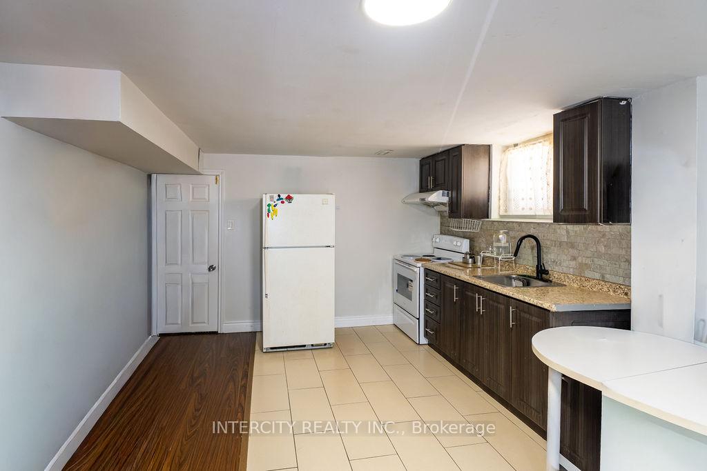 Photo 24 of 76 Felan Crescent, Etobicoke, Thistletown-Beaumonde Heights — HOMEH