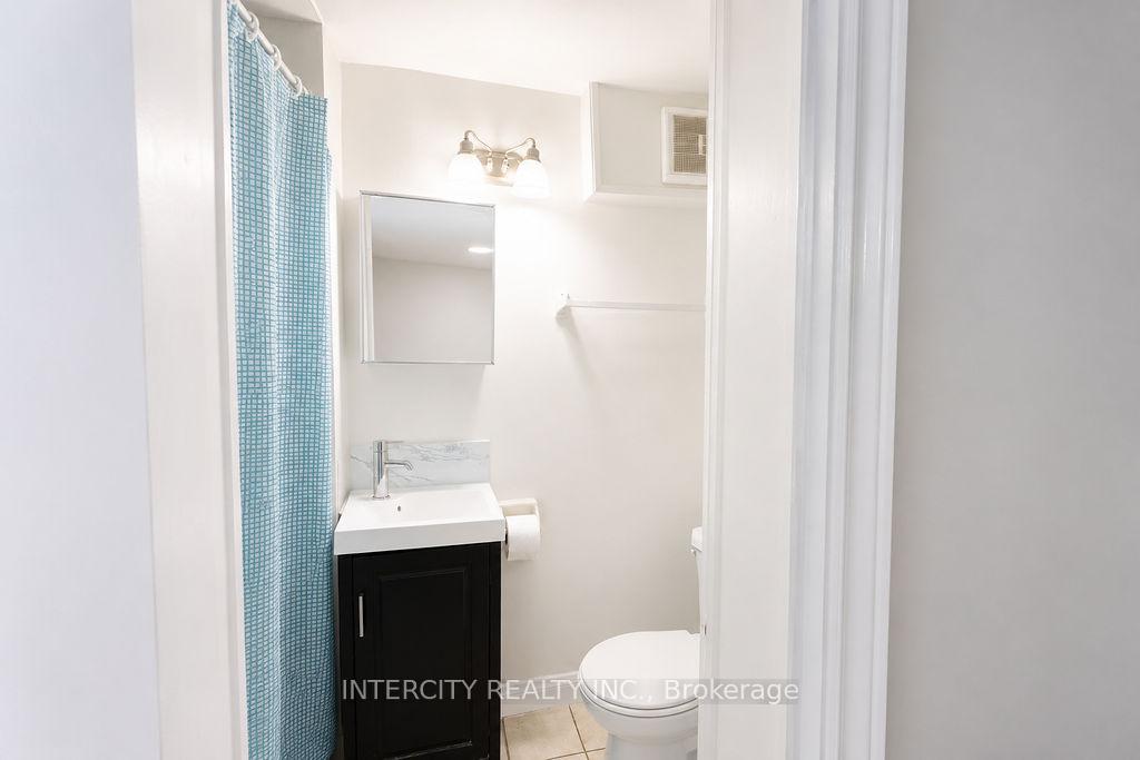 Photo 25 of 76 Felan Crescent, Etobicoke, Thistletown-Beaumonde Heights — HOMEH