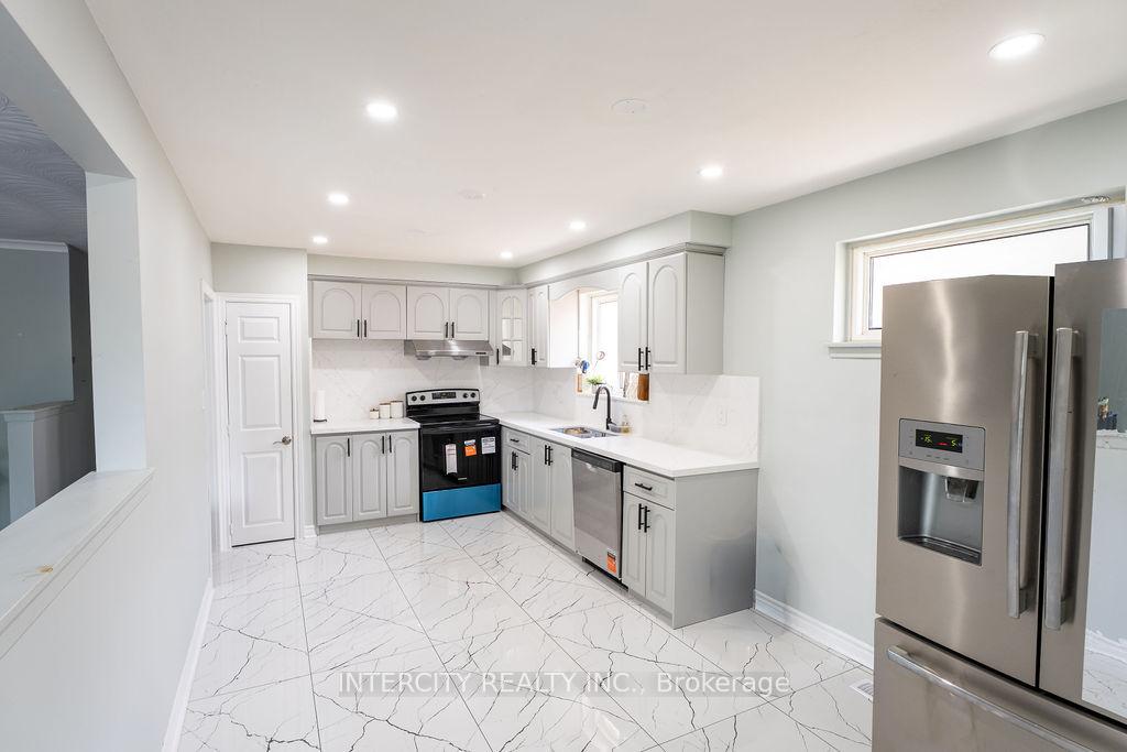 Photo 27 of 76 Felan Crescent, Etobicoke, Thistletown-Beaumonde Heights — HOMEH