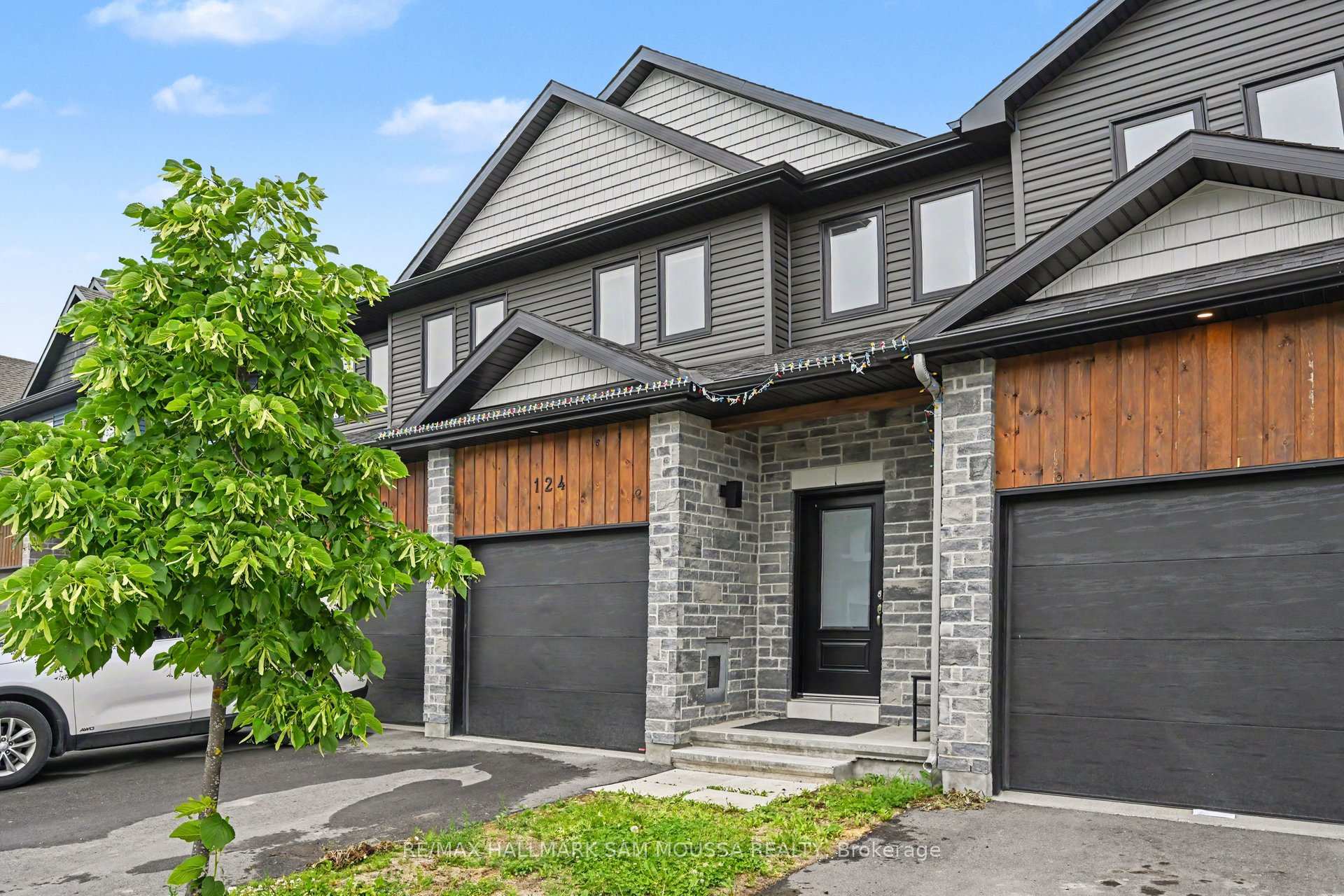 Photo 3 of 124 Dowdall Circle, Carleton Place, Carleton Place — HOMEH