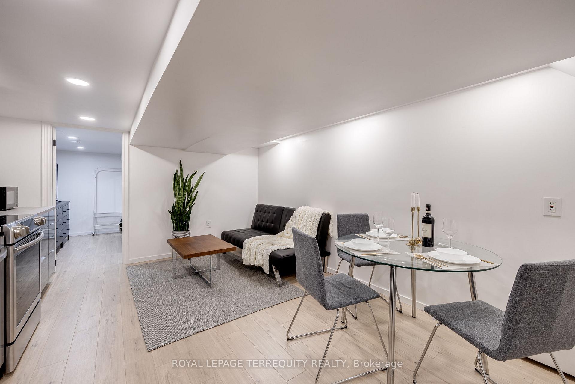 Photo 3 of Unit Bsmt, 490 Symington Avenue, Toronto, Weston-Pellam Park — HOMEH