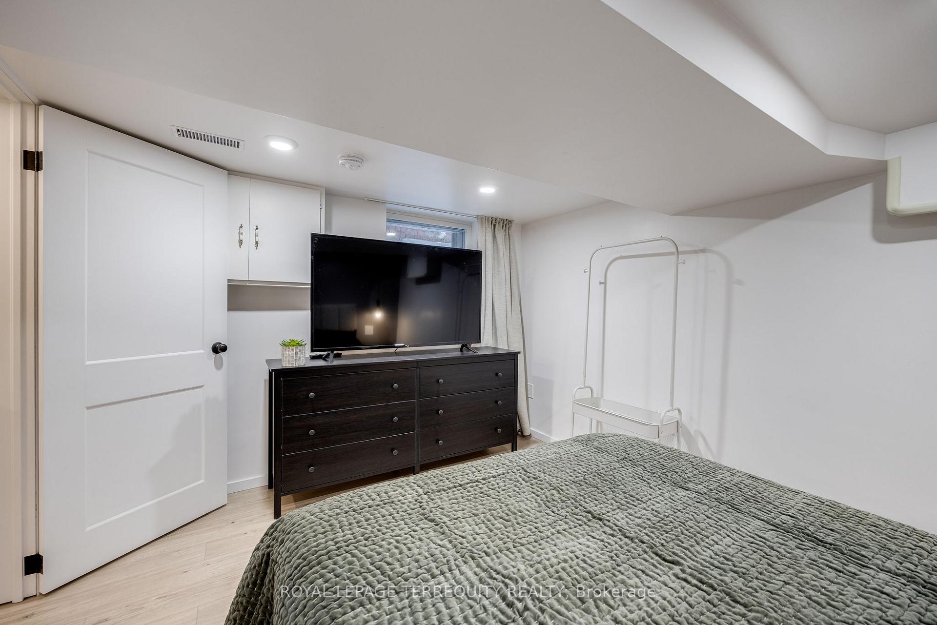 Photo 9 of Unit Bsmt, 490 Symington Avenue, Toronto, Weston-Pellam Park — HOMEH